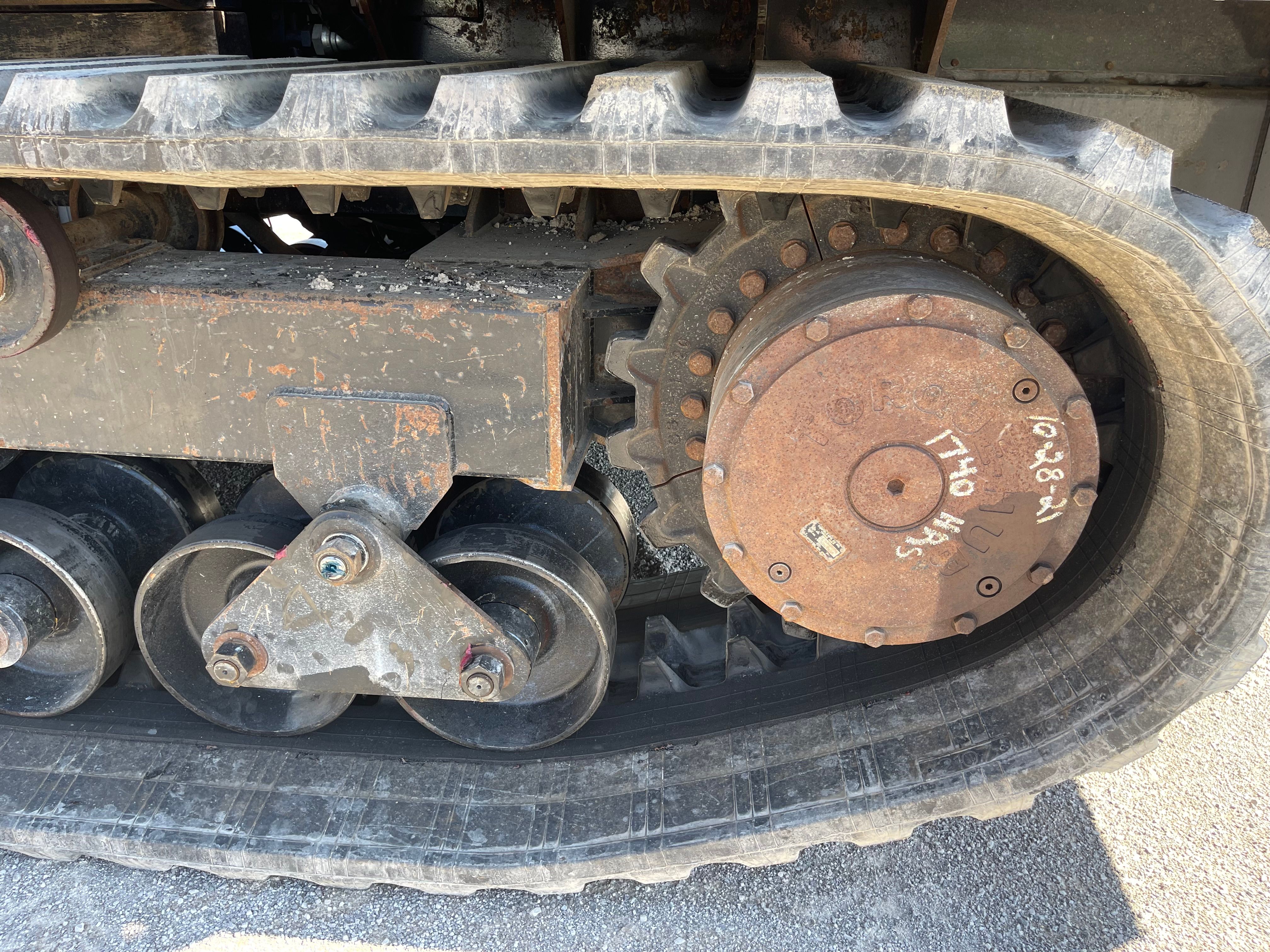 2017 MOROOKA MST 2200VD Photo 5 Thumbnail