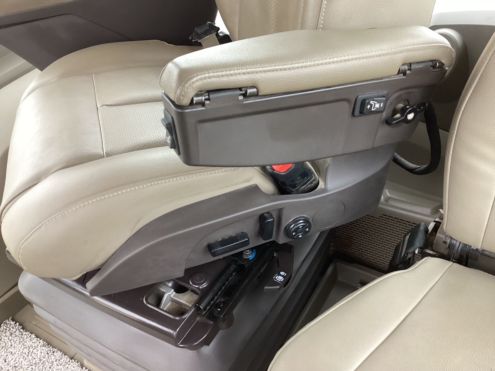 2022 JOHN DEERE 8R 310 Photo 17 Thumbnail