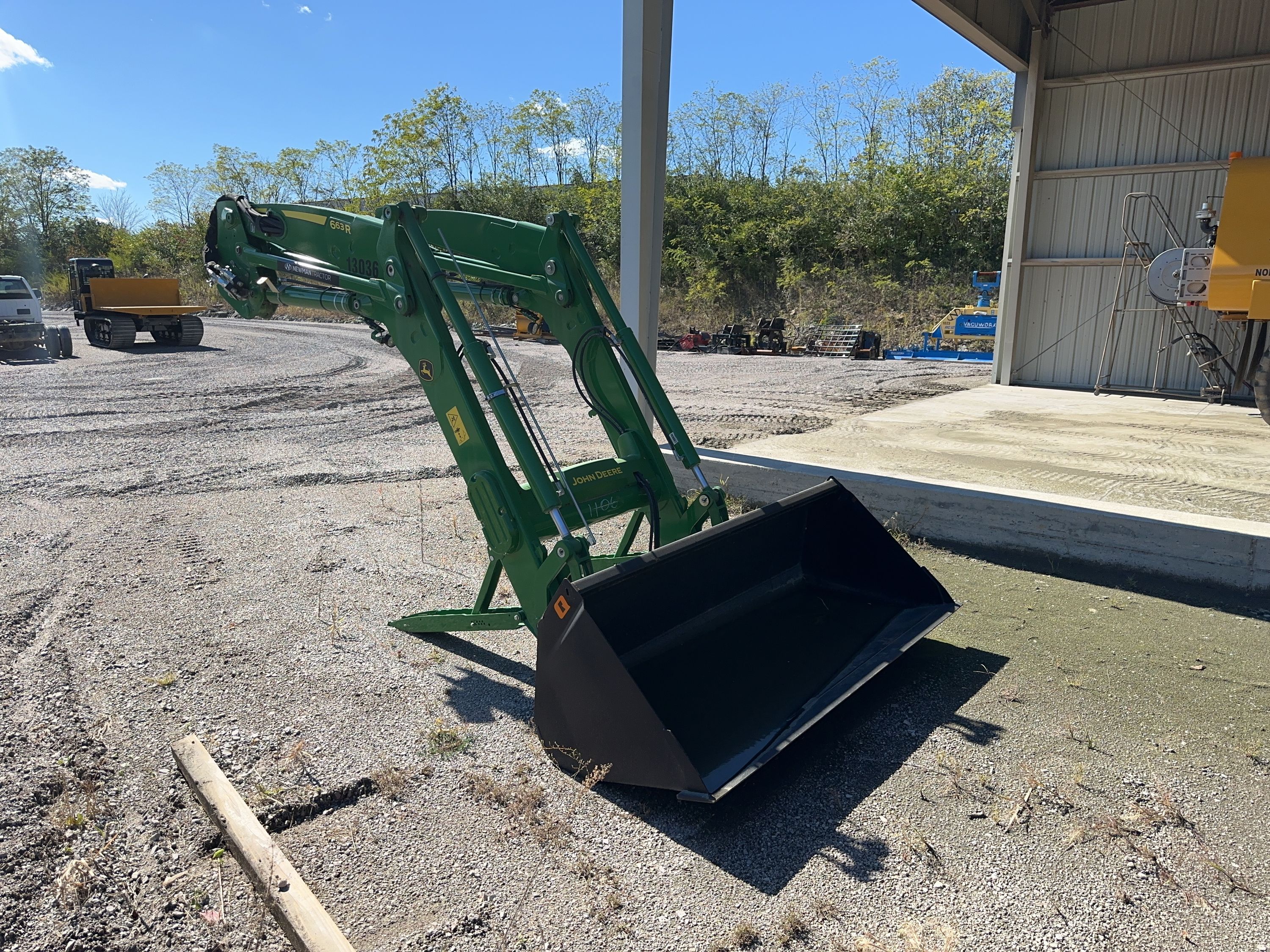 LOADER FOR JOHN DEERE 6195M Photo 2 Thumbnail