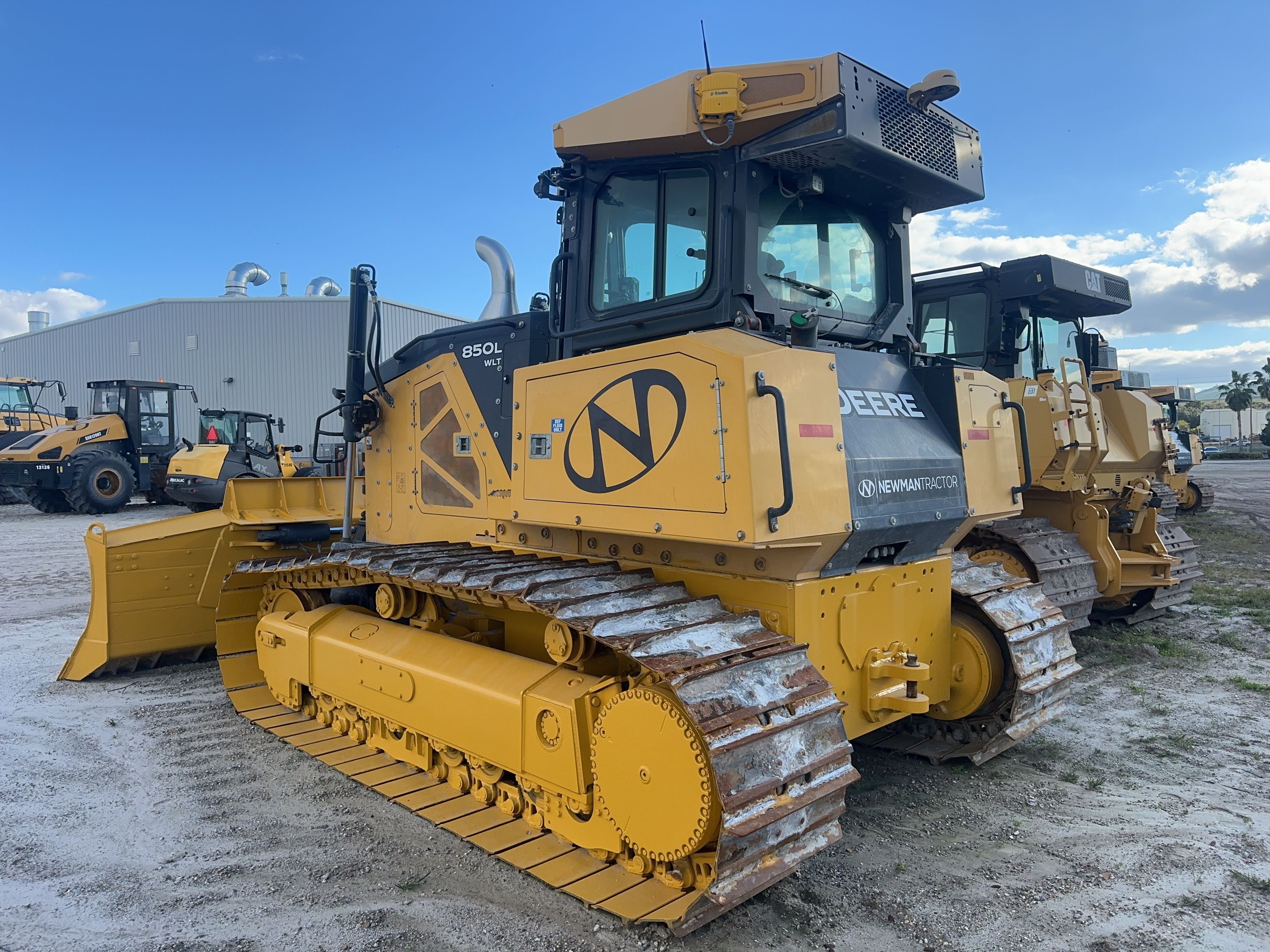 2023 JOHN DEERE 850L WLT Photo 5 Thumbnail