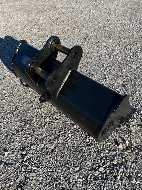 36" EXCAVATOR DITCH CLEANING BUCKET 40MM PIN Photo 3 Thumbnail