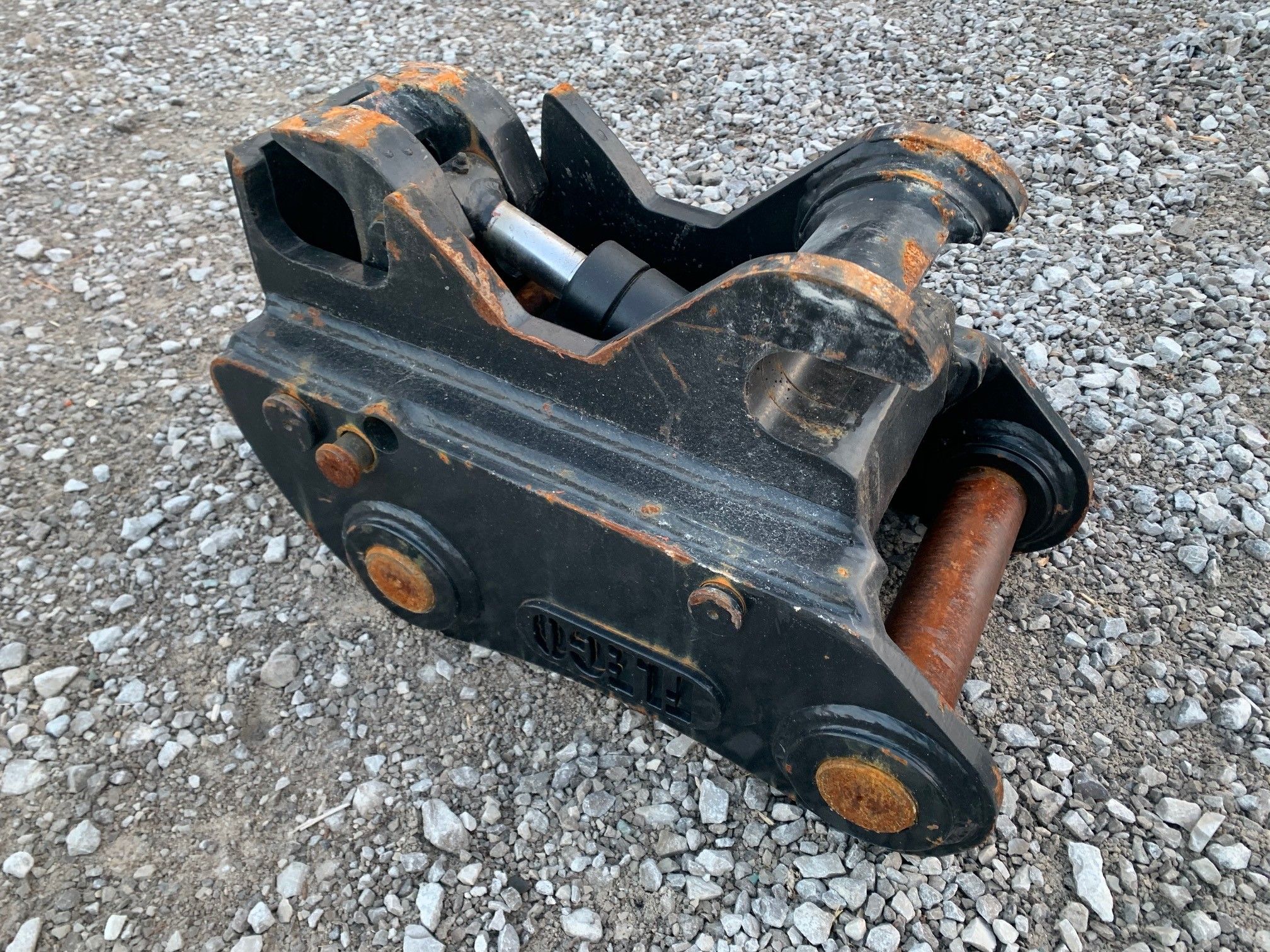 QUICK COUPLER, HYDRAULIC FOR SY95C Photo 1 Thumbnail