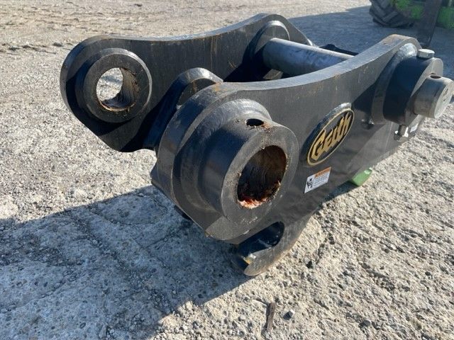 HYDRAULIC QUICK COUPLER FOR SY365C Photo 3 Thumbnail