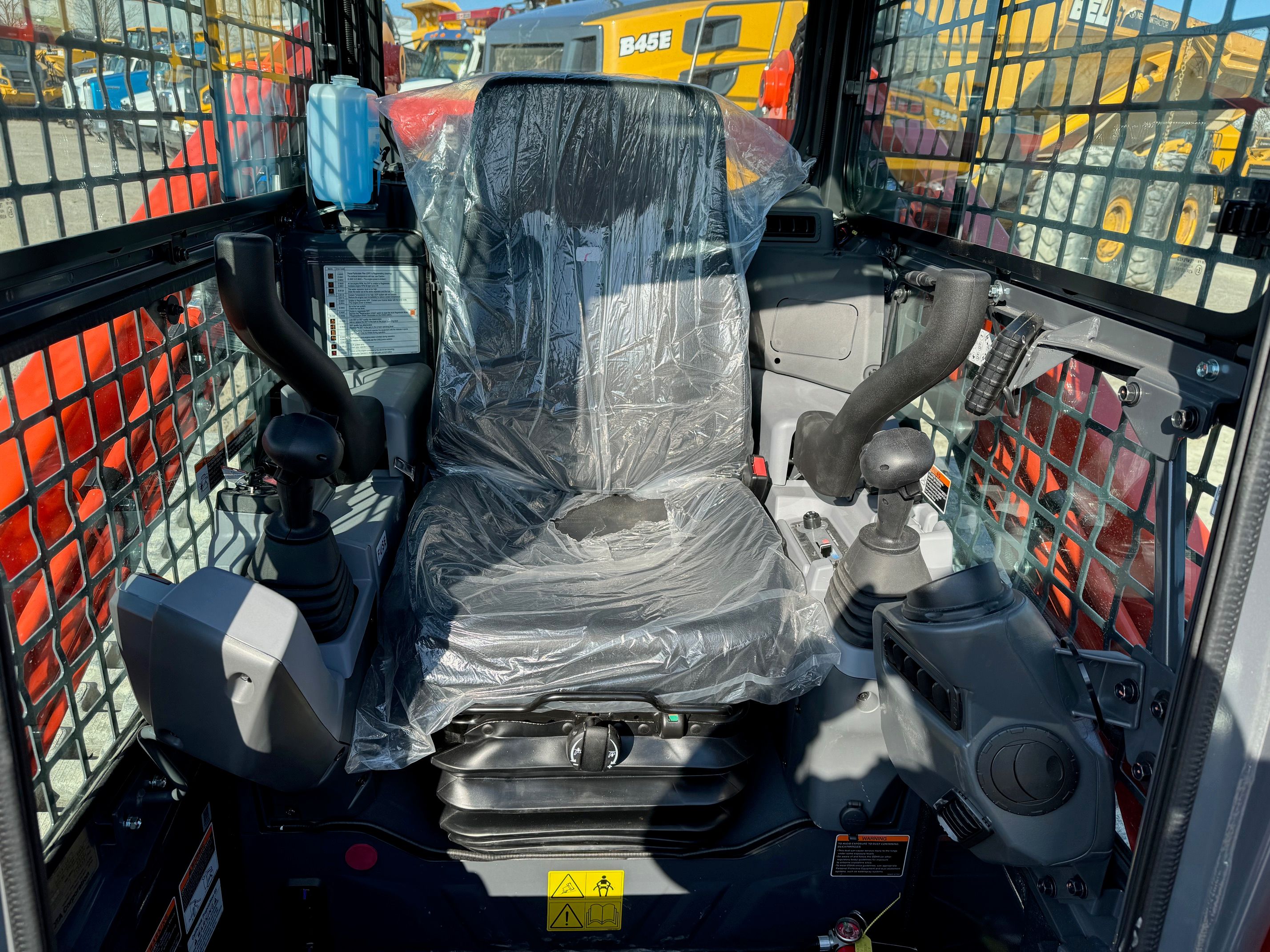 2024 KUBOTA SVL97-2HFC Photo 5 Thumbnail