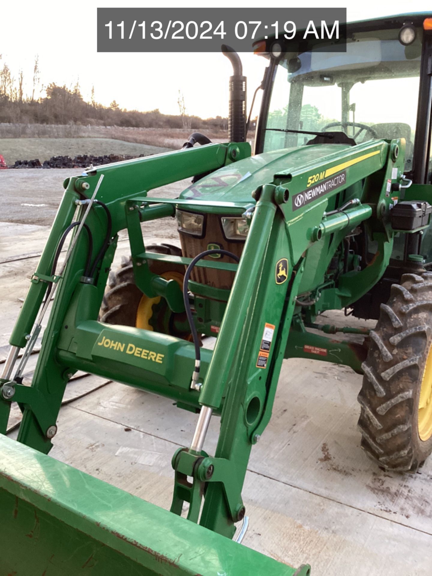 2022 JOHN DEERE 5065E Photo 8 Thumbnail