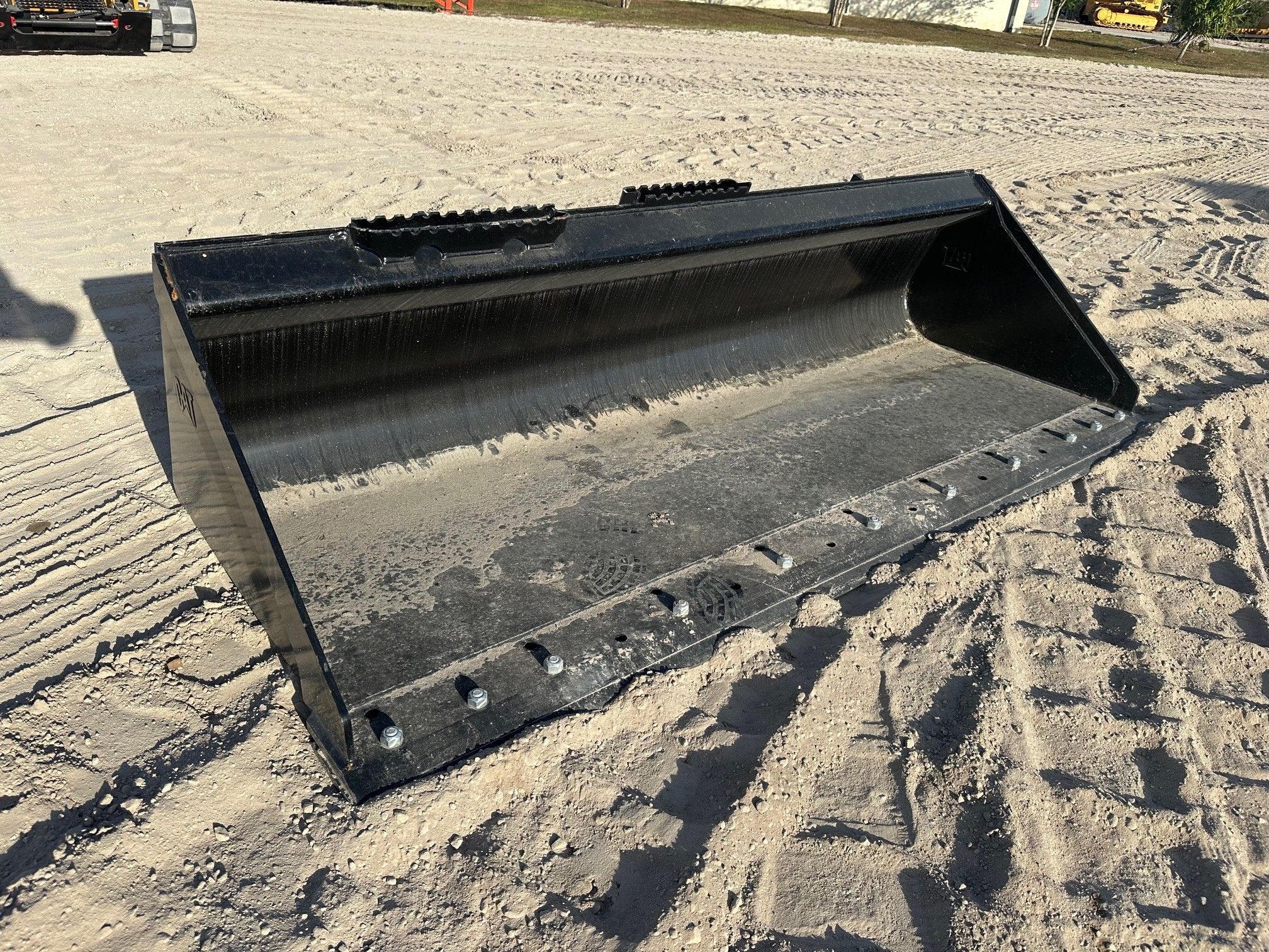 CAT 299D3 80" Skid Steer Bucket Photo 4 Thumbnail