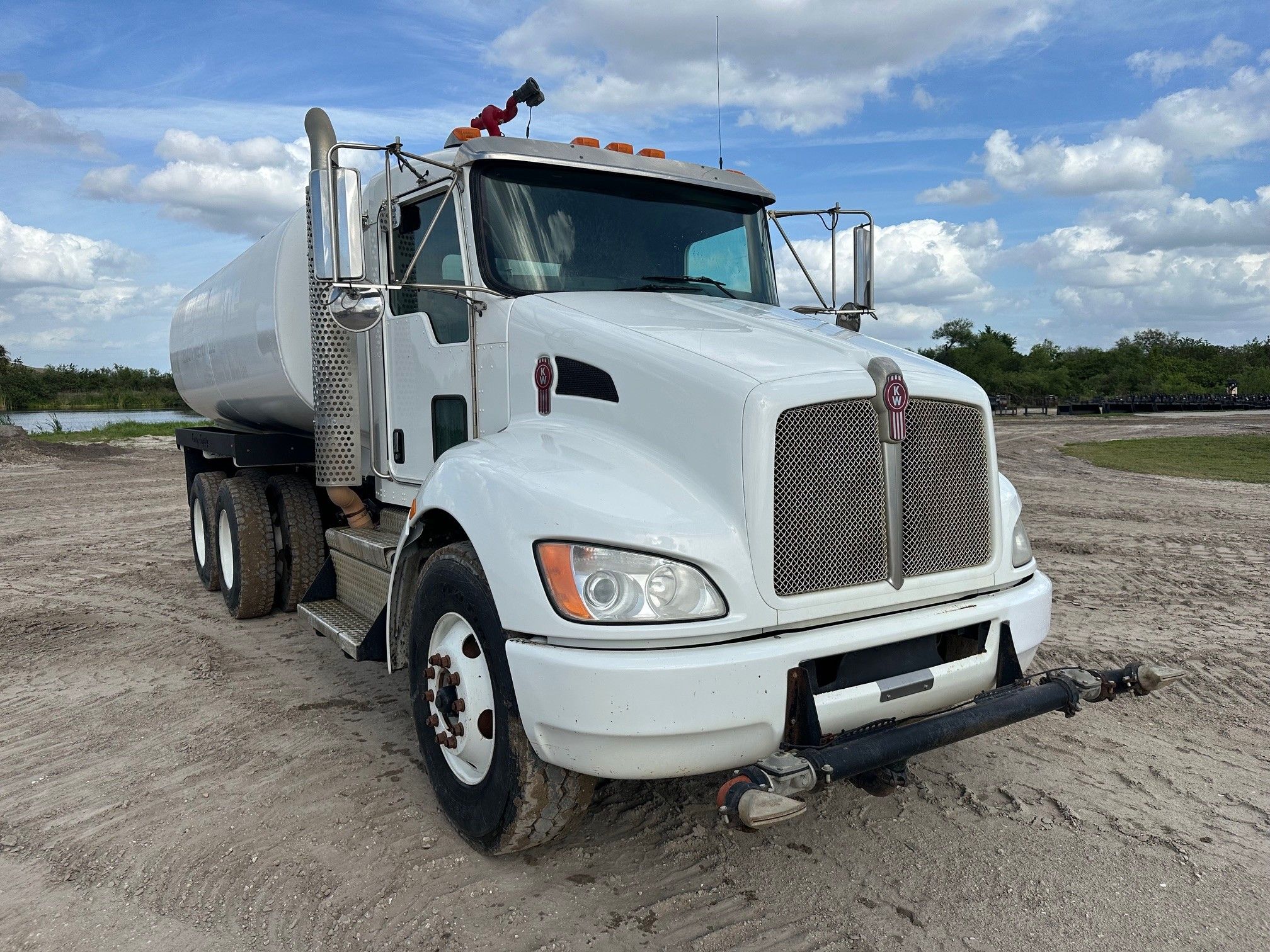 2019 KENWORTH T370 WATER Photo 6 Thumbnail