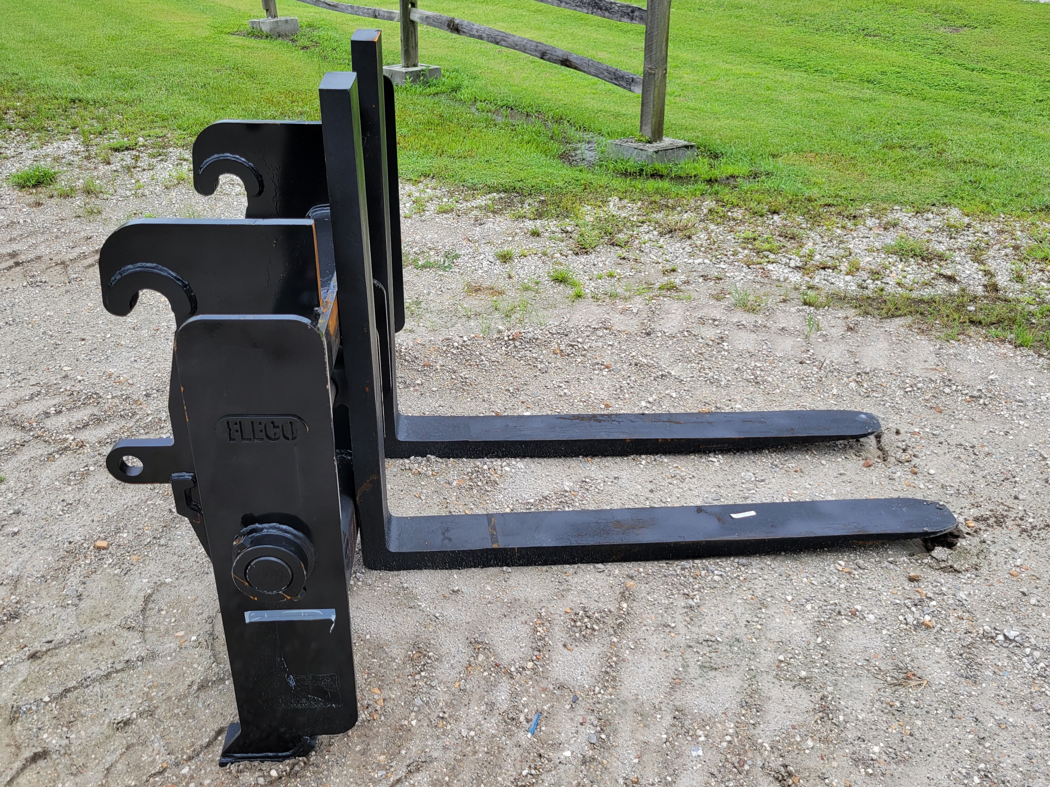 FORKS FOR SW305K WHEEL LOADER Photo 4 Thumbnail