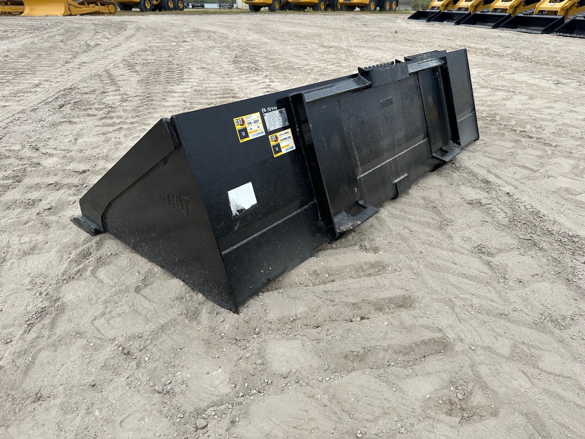 CAT 299D3 80" Skid Steer Bucket Photo 2 Thumbnail