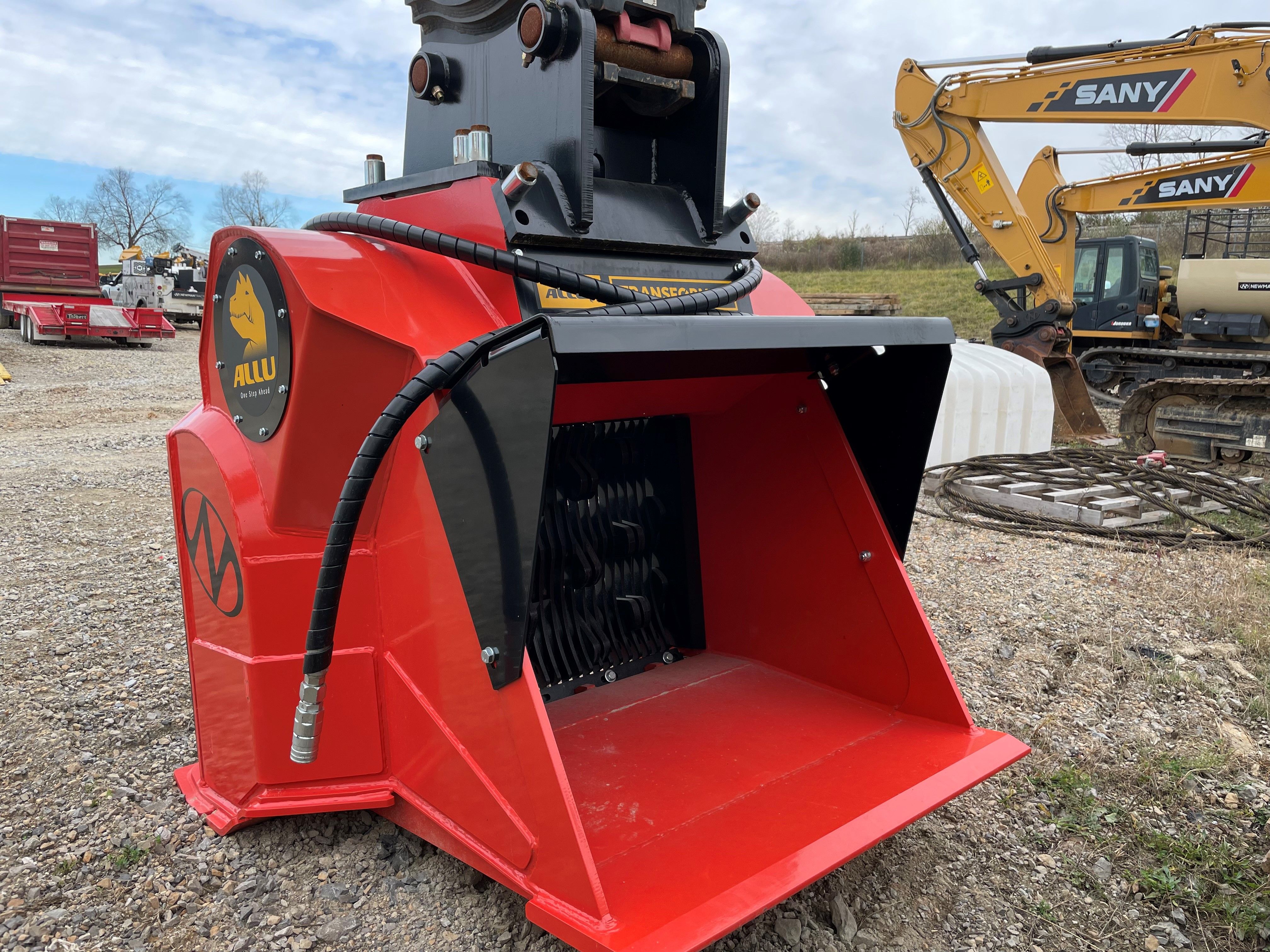 1.5 YD PADDING BUCKET Photo 3 Thumbnail