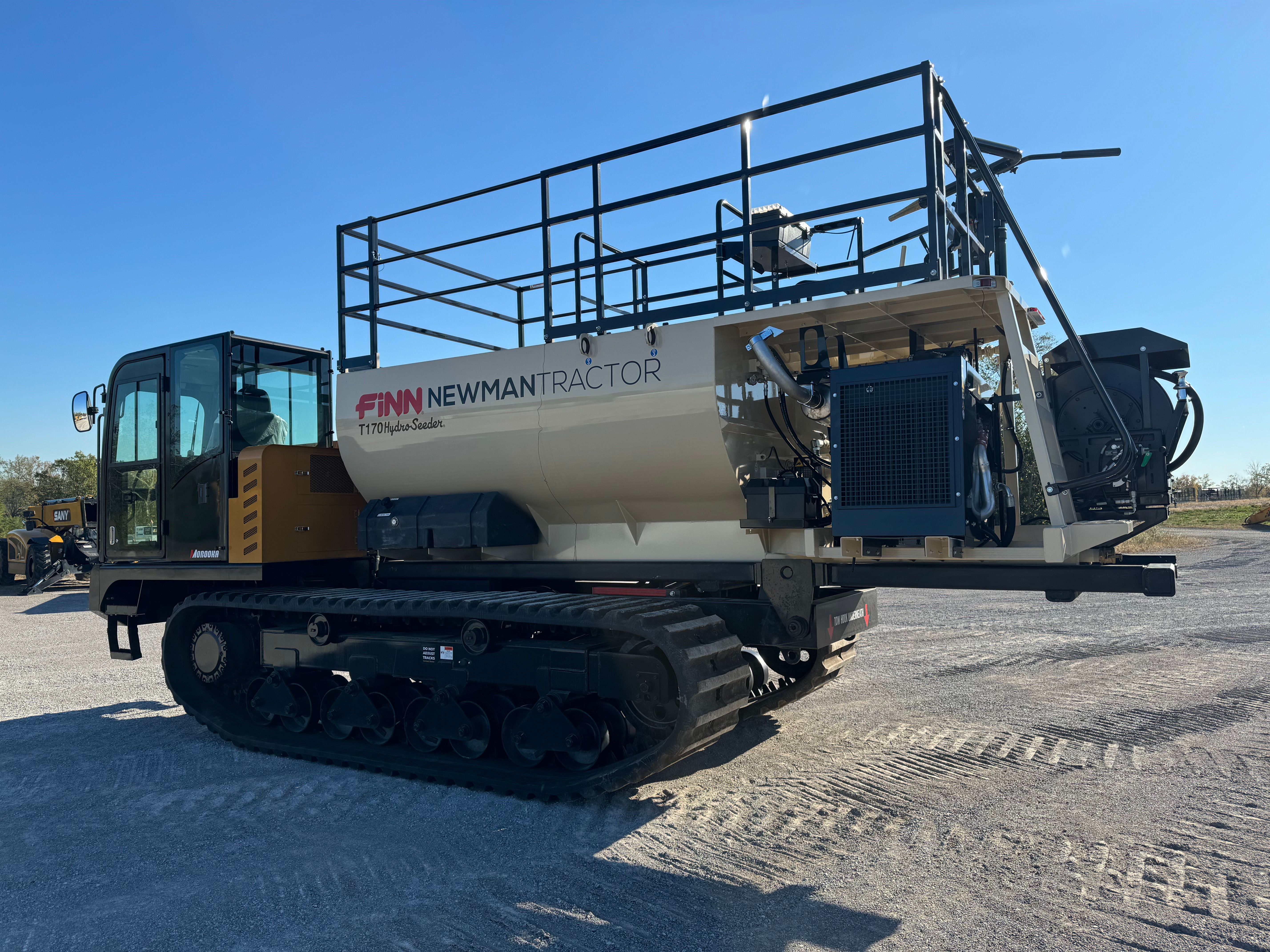 2024 MOROOKA MST 2200VD Photo 3 Thumbnail