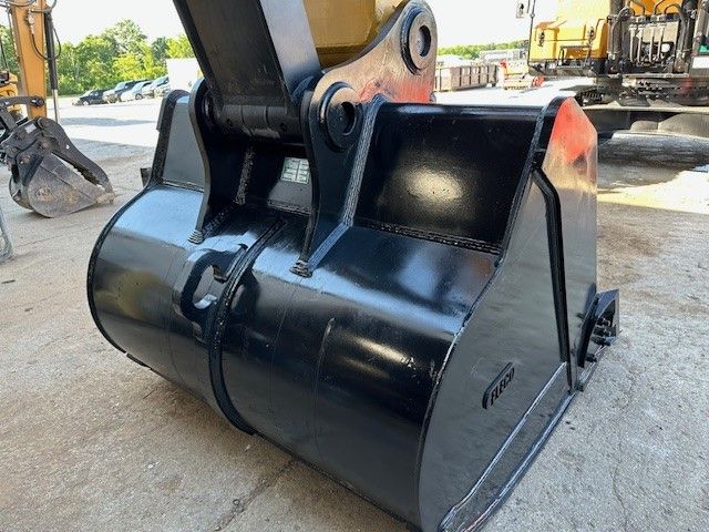 72" BUCKET FOR SY385 Photo 3 Thumbnail