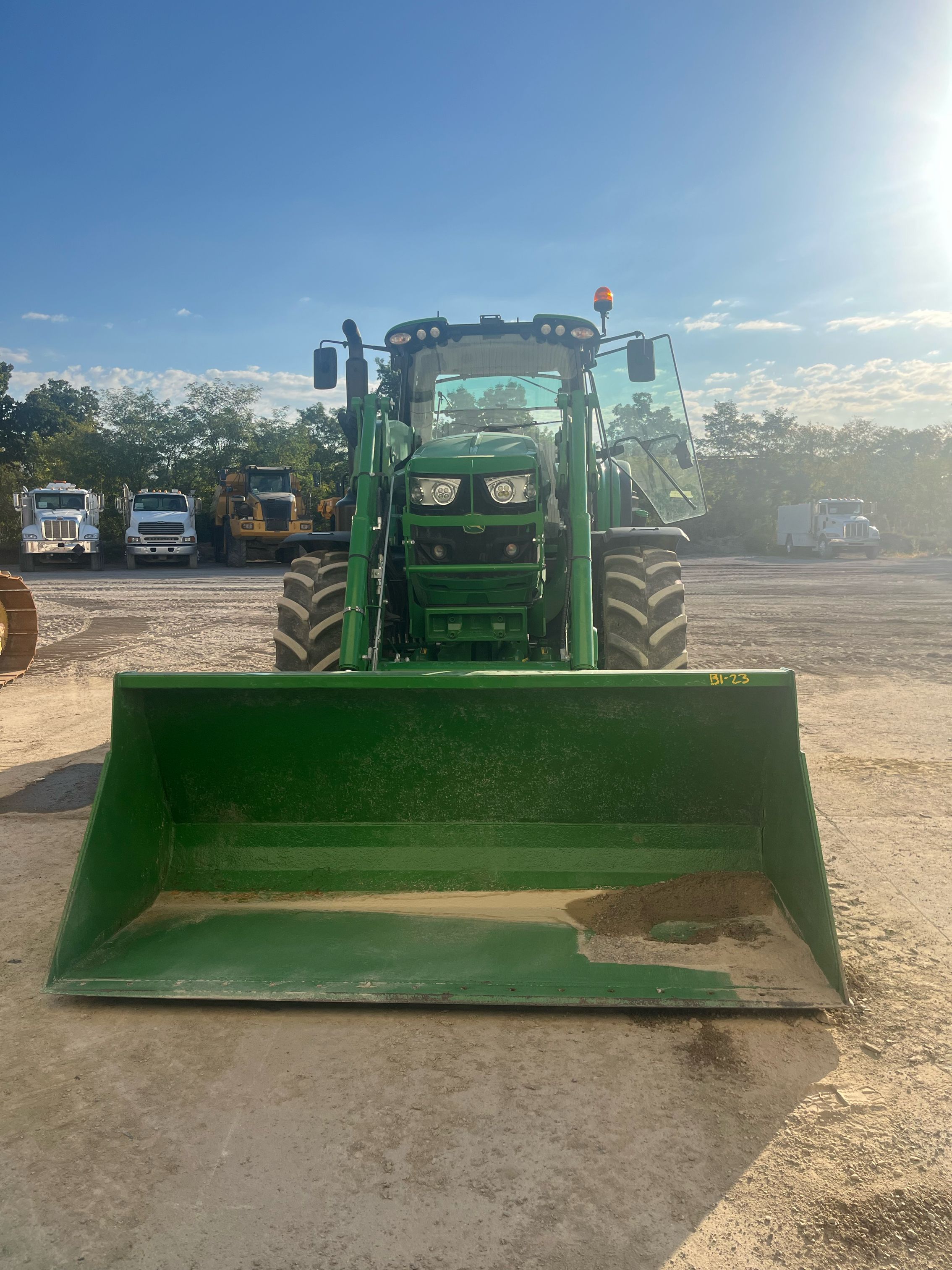 2020 JOHN DEERE 6155M Photo 6 Thumbnail