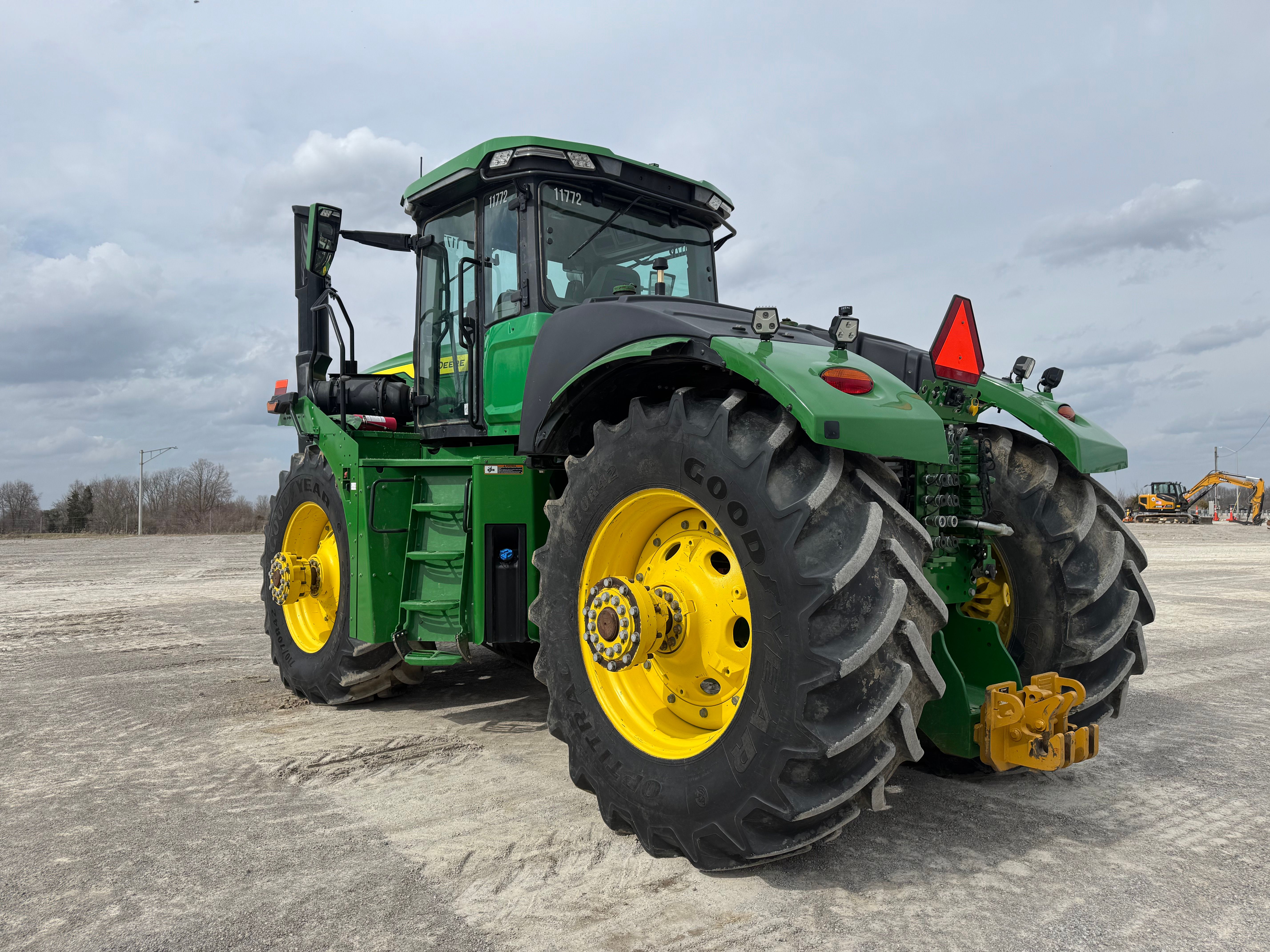 2022 JOHN DEERE 9R 590 Photo 9 Thumbnail