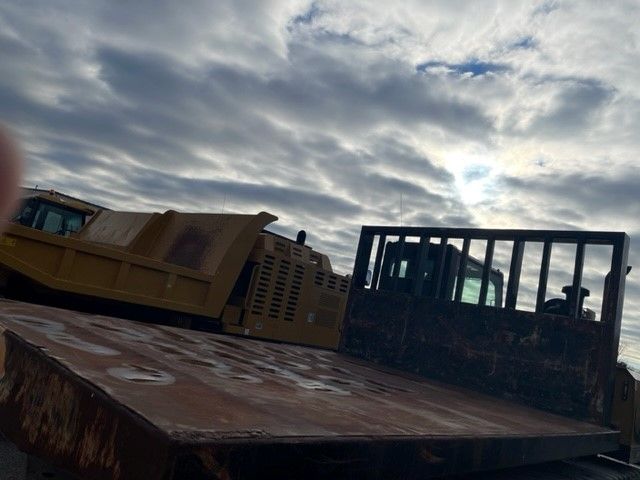 MOROOKA MST 3000VD CRAWLER CARRIER FLAT BED Photo 2 Thumbnail