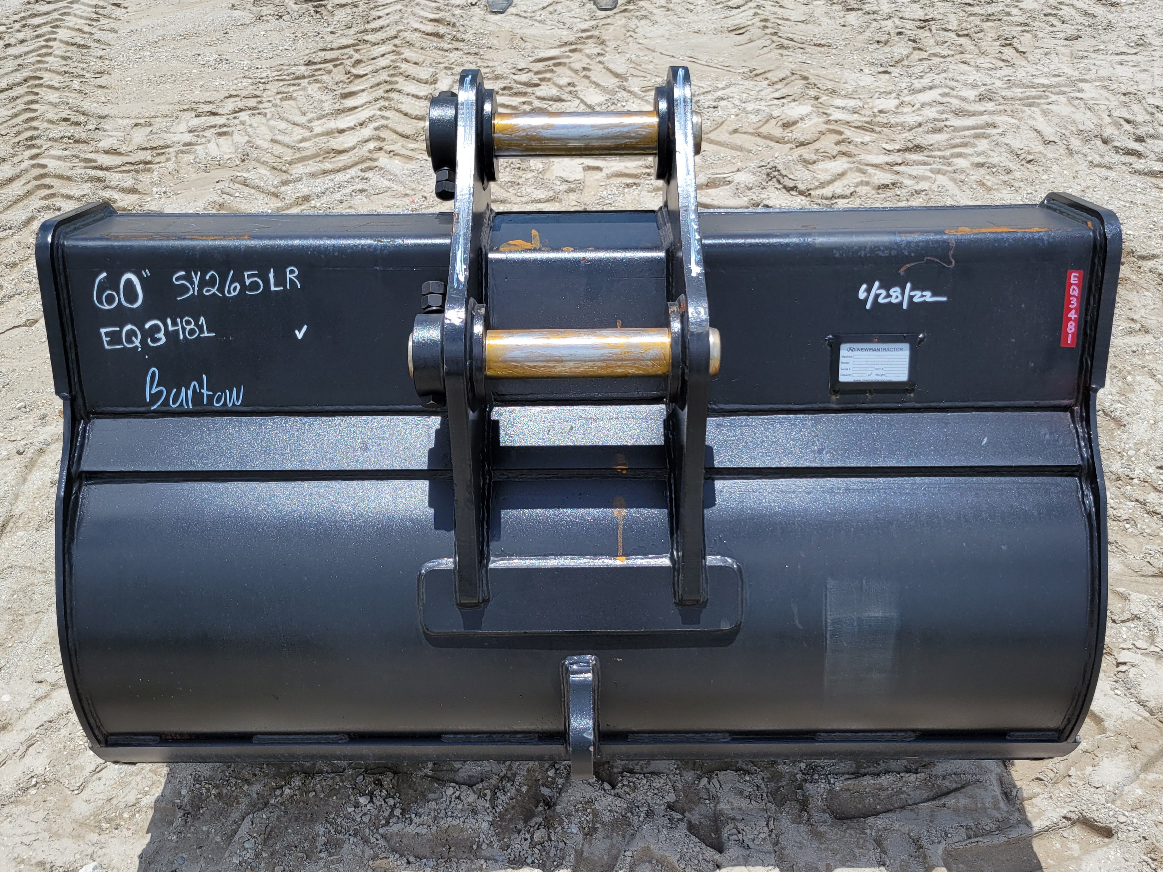 60" DC BUCKET FOR SY265C LR Photo 3 Thumbnail