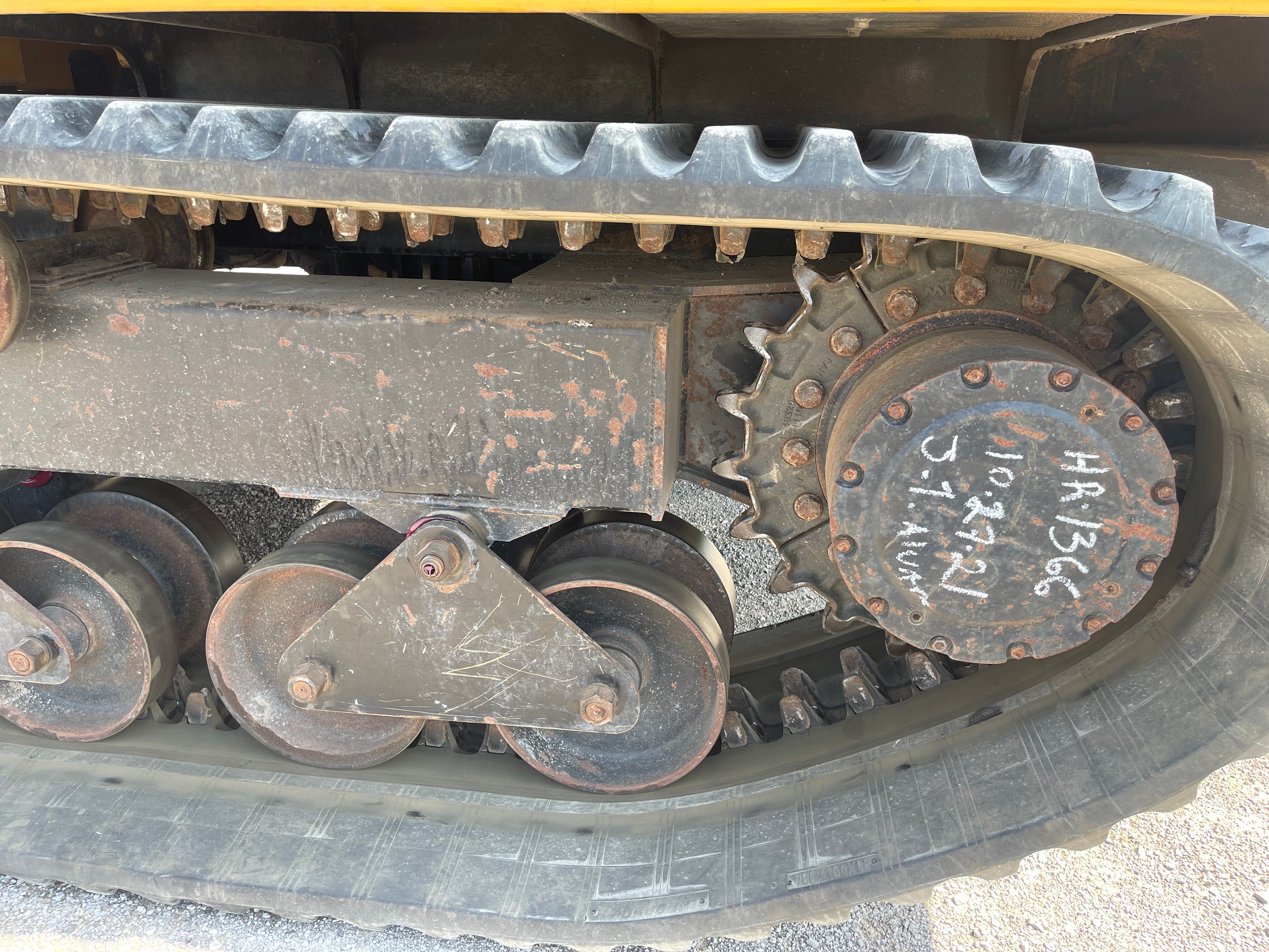 2017 MOROOKA MST 1500VD Photo 5 Thumbnail