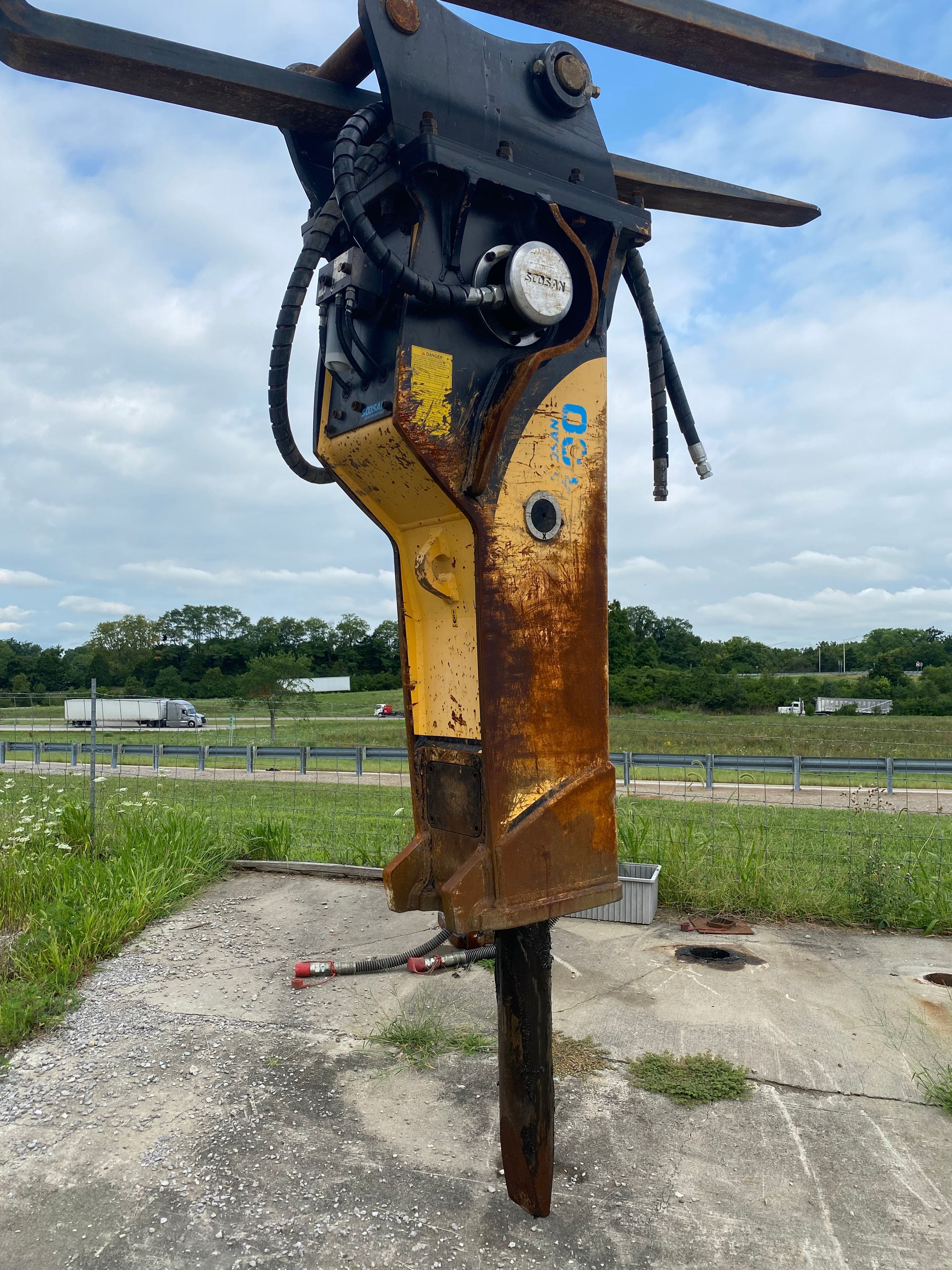 2022 SOOSAN SQ100 HAMMER FOR SY265C Photo 3 Thumbnail