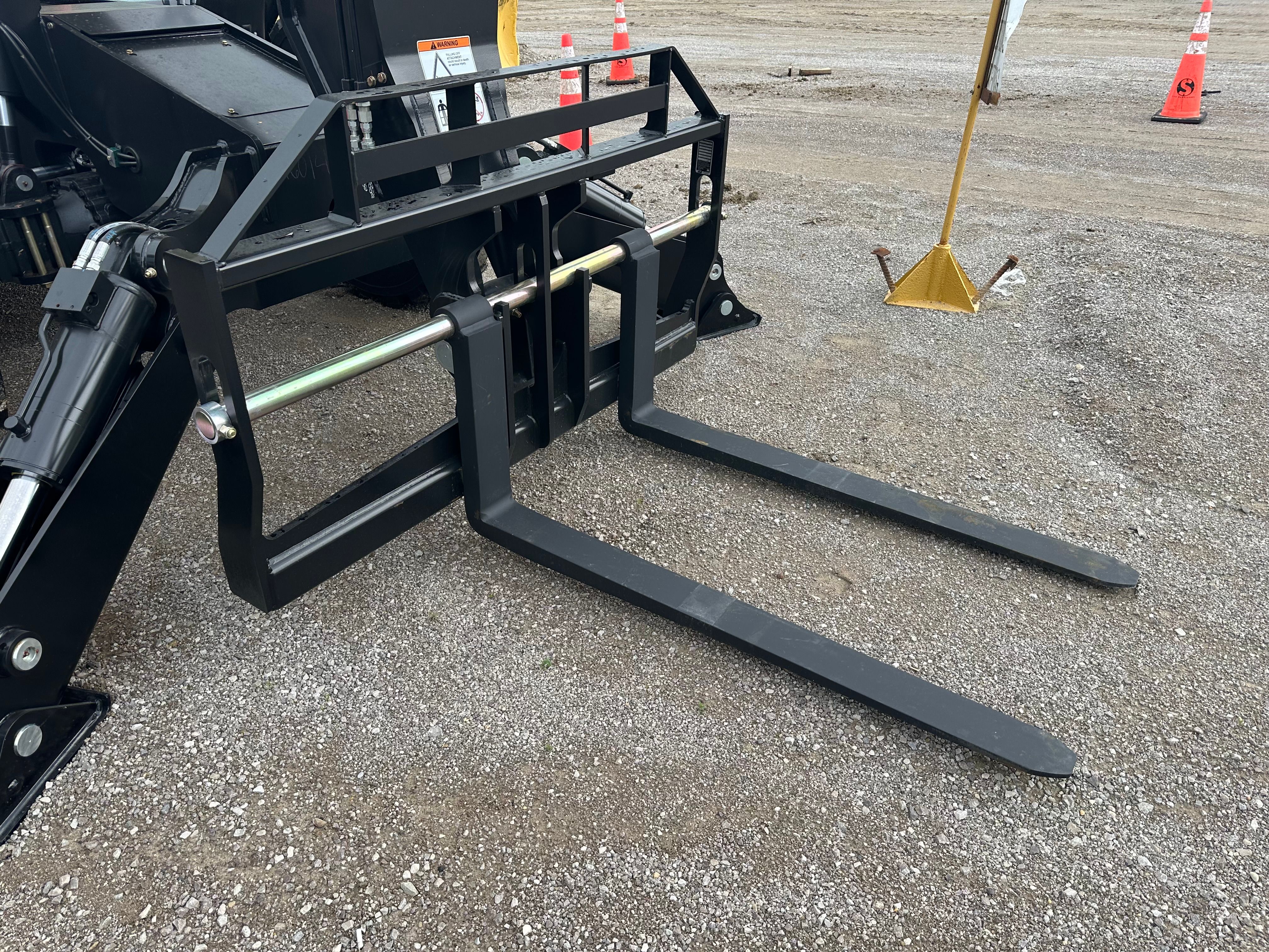 JLG 1255 60" TELEHANDLER FORKS Photo 1 Thumbnail