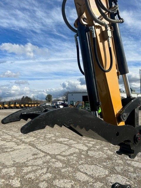 THUMB FOR SY60C (FOR USE W/ QUICK COUPLER) Photo 3 Thumbnail