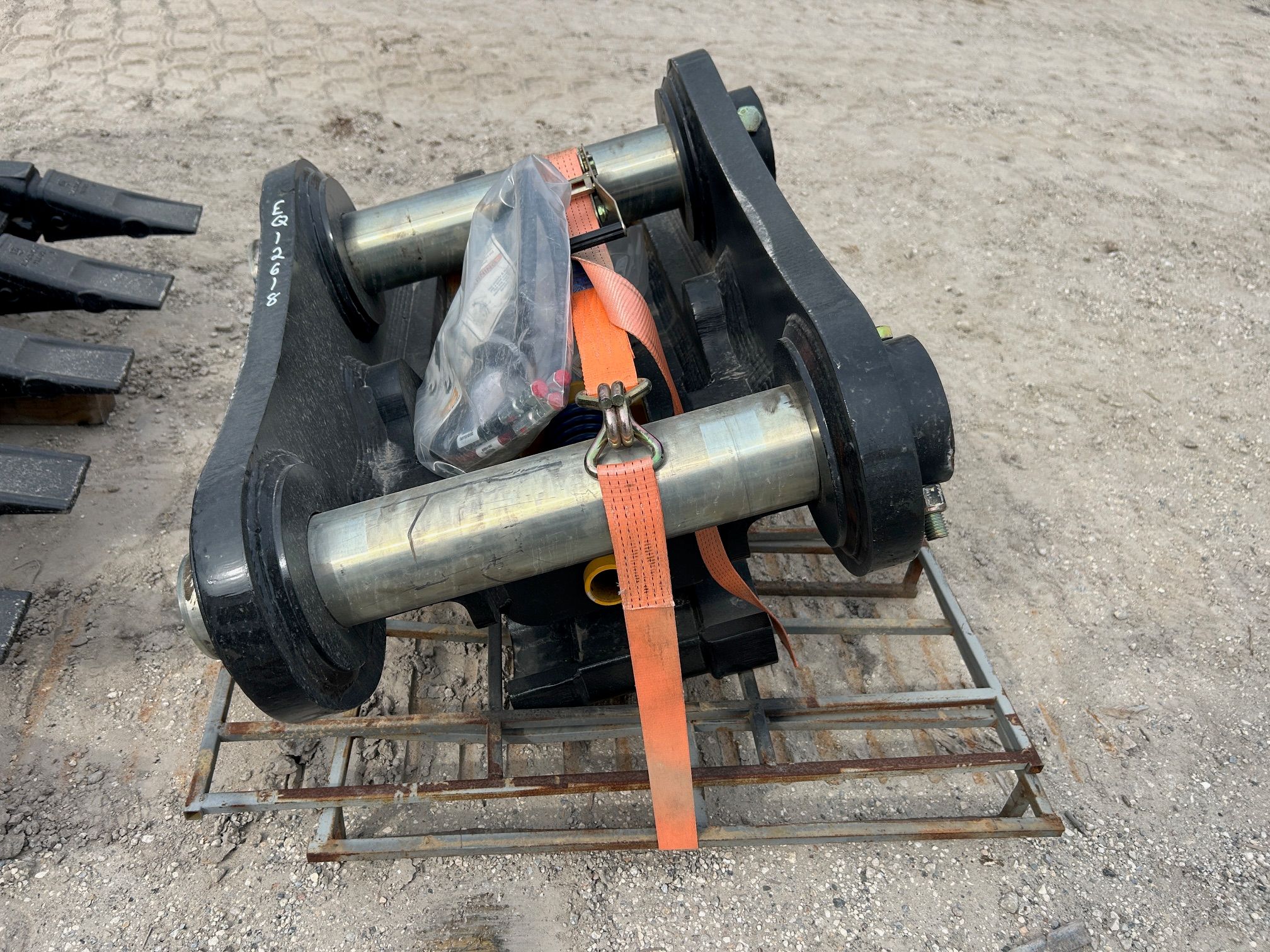 SANY SY500H HYDRAULIC QUICK COUPLER Photo 2 Thumbnail