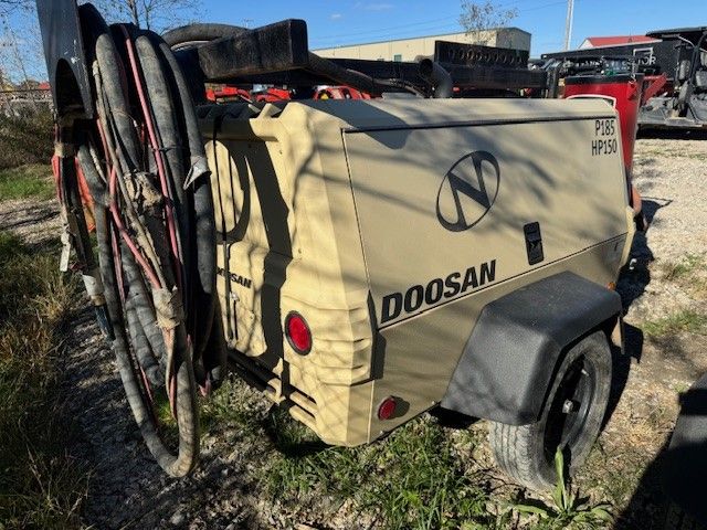 2023 DOOSAN P185 Photo 2 Thumbnail