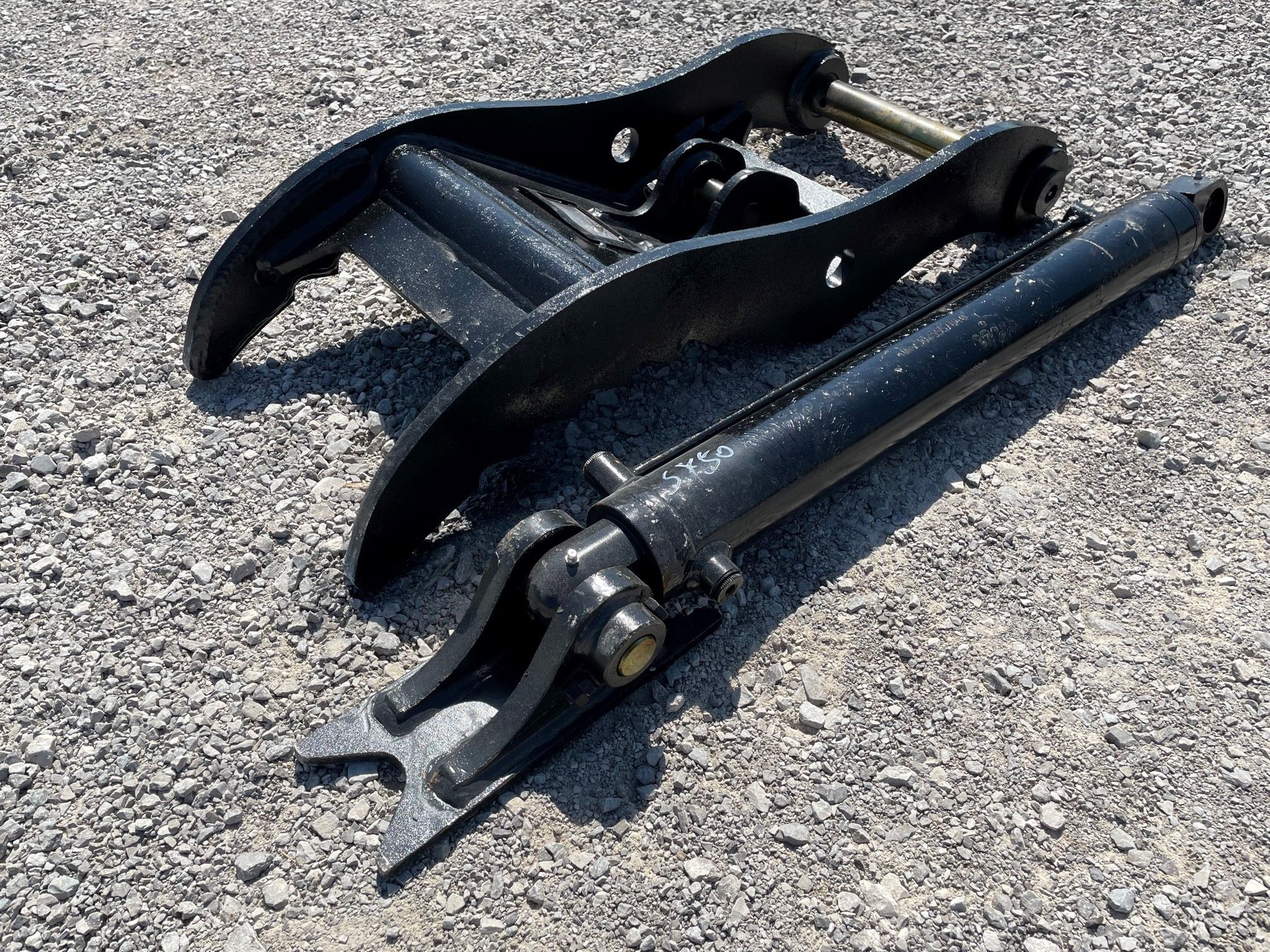 THUMB FOR SY50U (FOR USE W/ QUICK COUPLER) Photo 1 Thumbnail