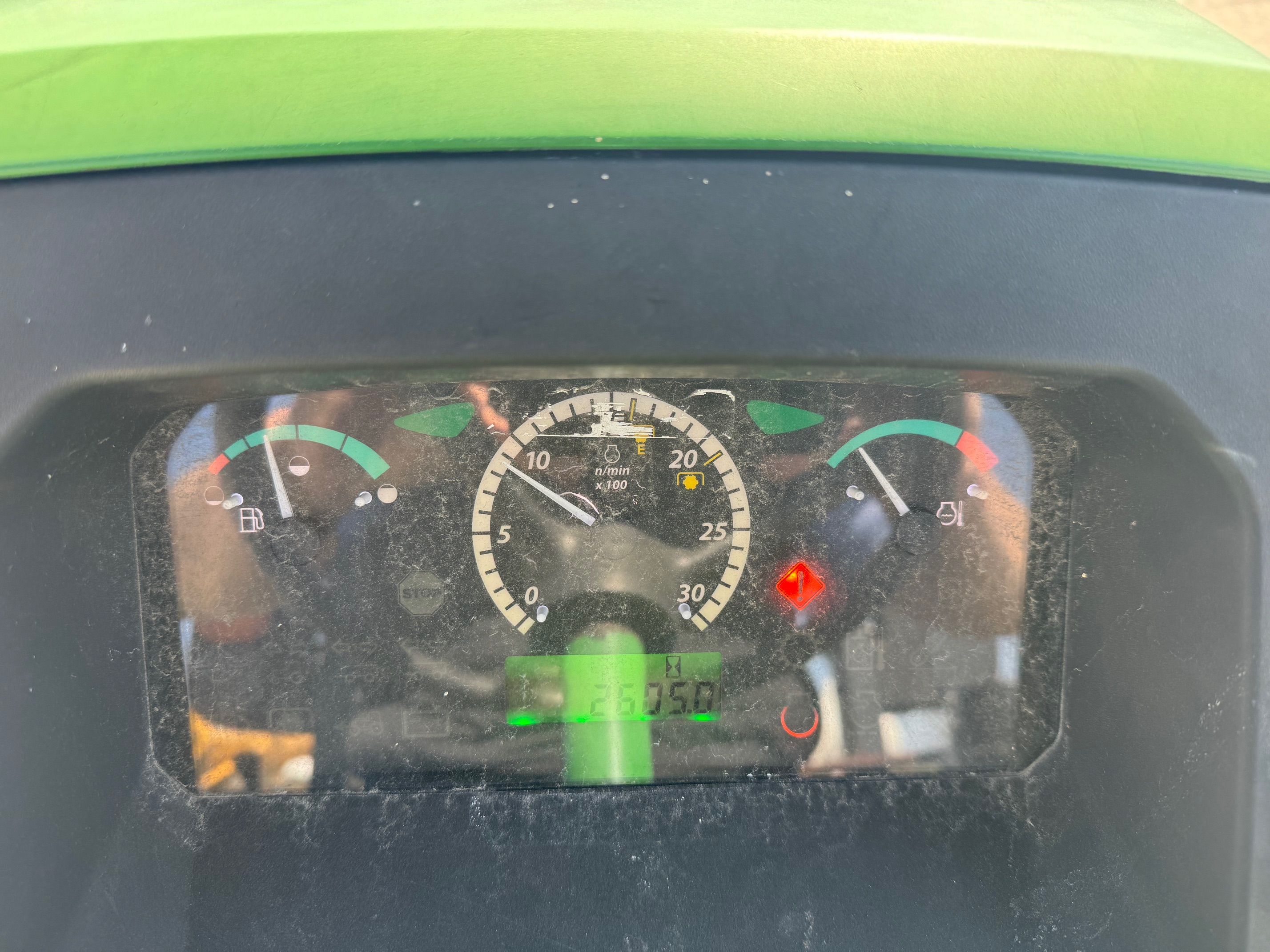 2018 JOHN DEERE 5045E Photo 9 Thumbnail