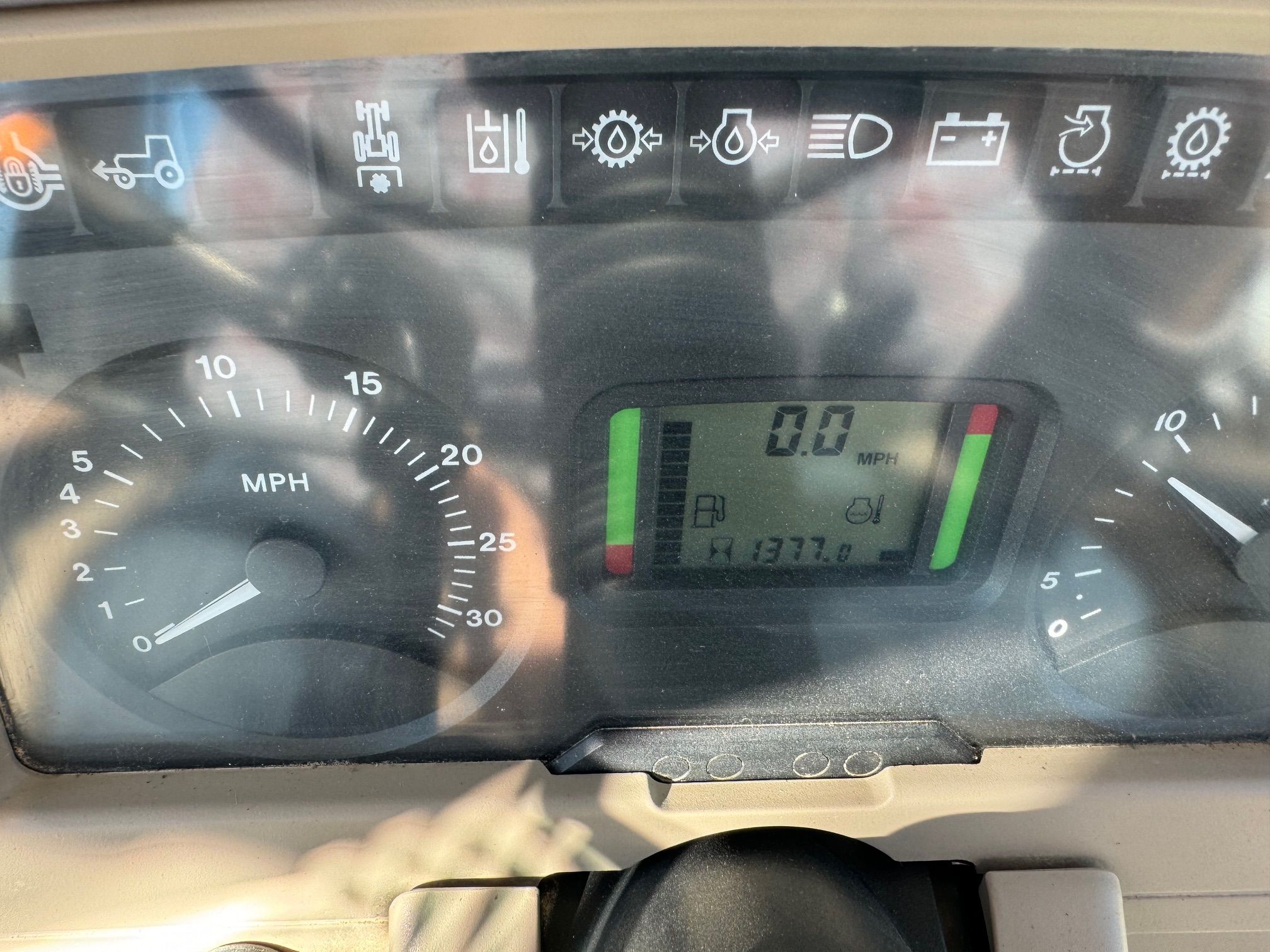  JOHN DEERE 6415 Photo 7 Thumbnail