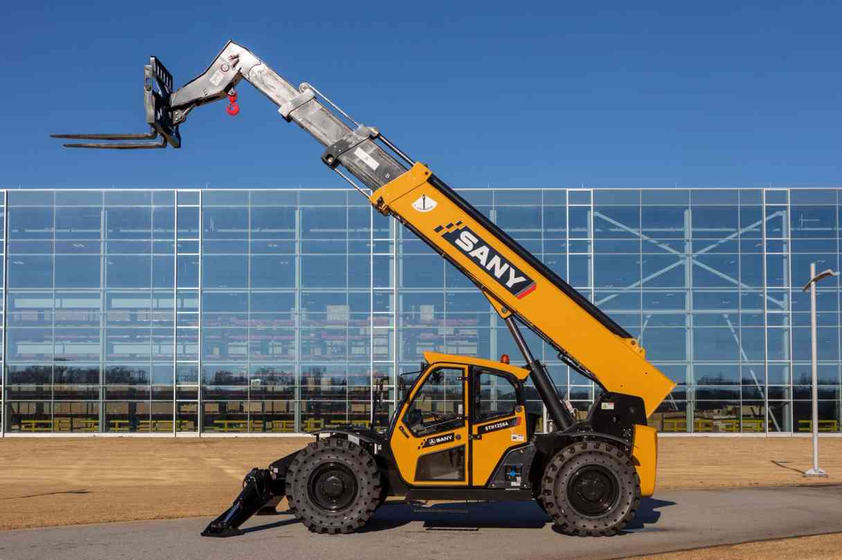 Understanding Telehandlers: From Weight to Lifting Capacity | Newman ...