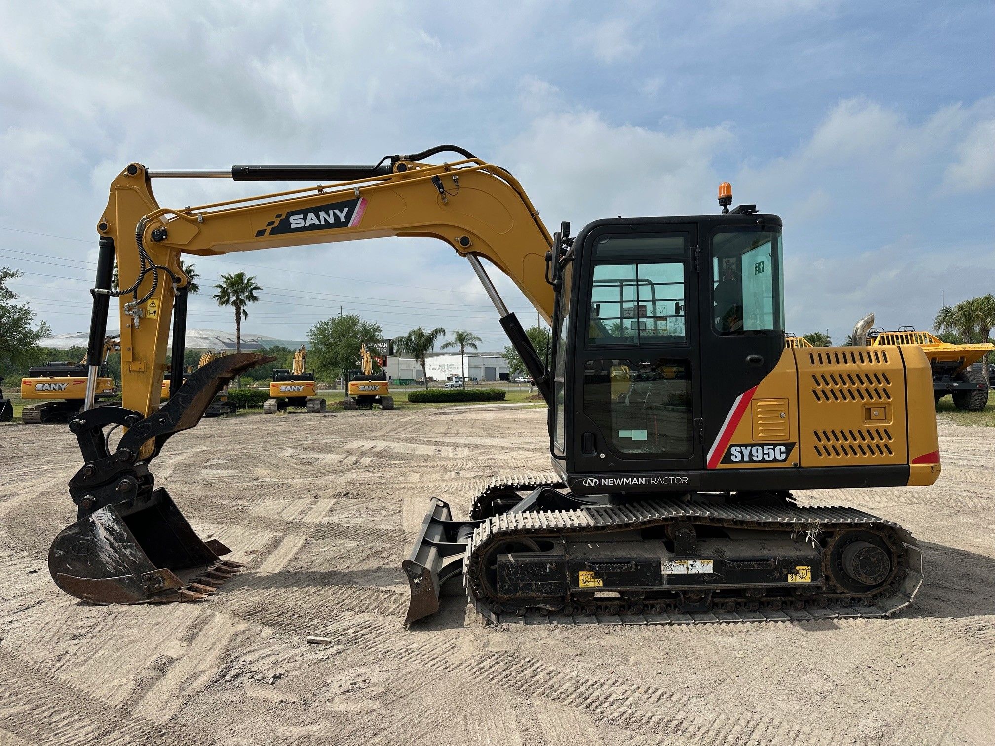 2022 SANY SY95C Photo 2 Thumbnail