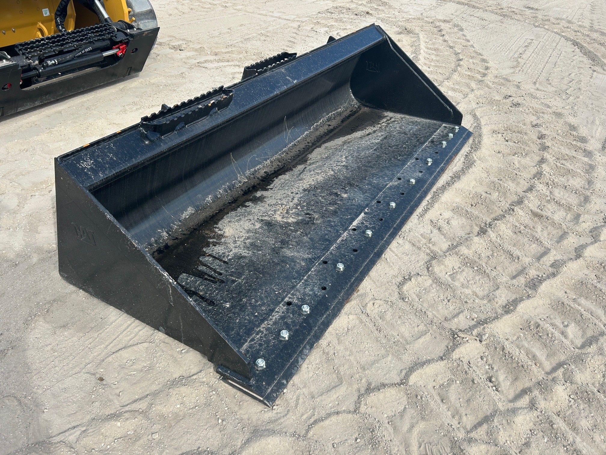 CAT 299D3 80" Skid Steer Bucket Photo 4 Thumbnail
