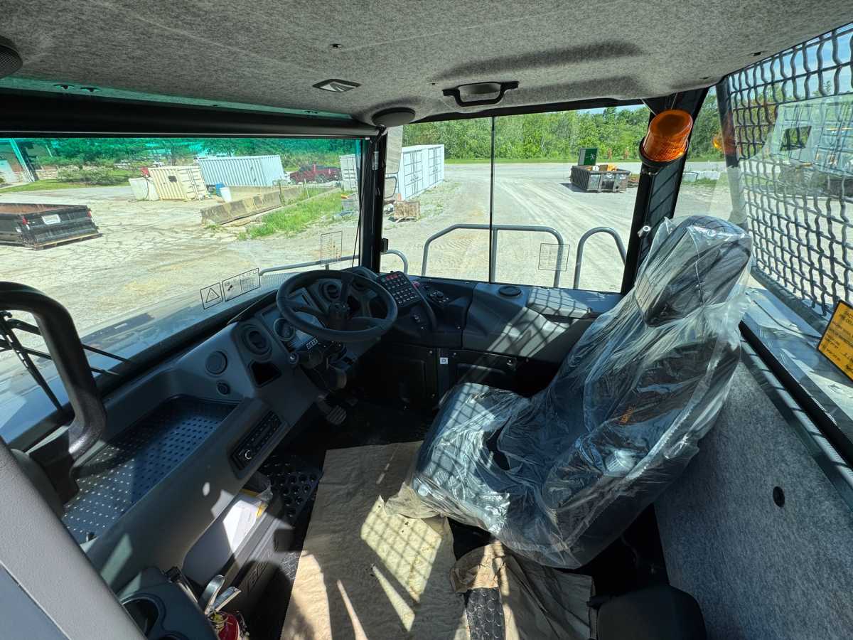 2025 BELL B45E Photo 1