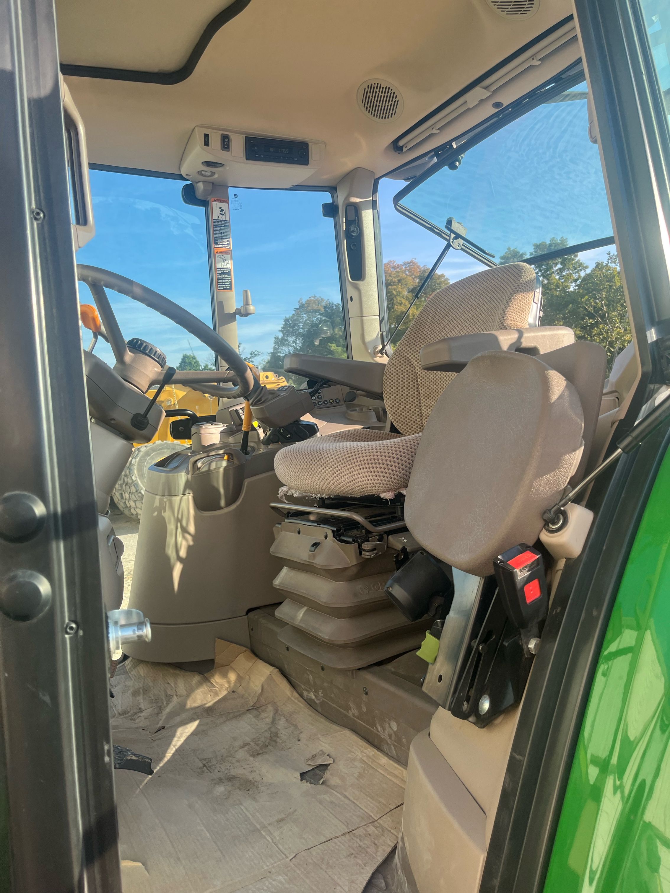 2020 JOHN DEERE 6155M Photo 3 Thumbnail