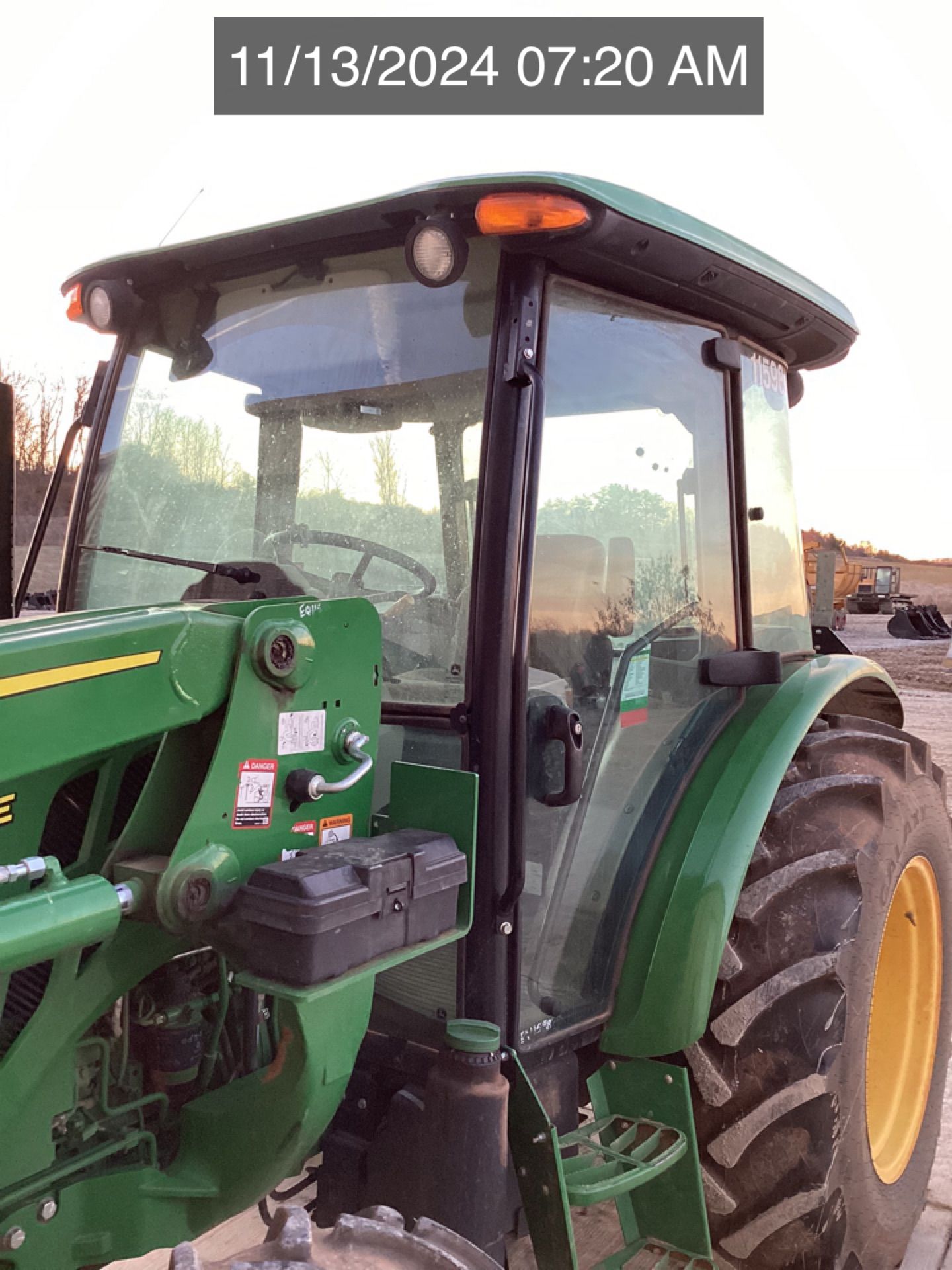 2022 JOHN DEERE 5065E Photo 12 Thumbnail