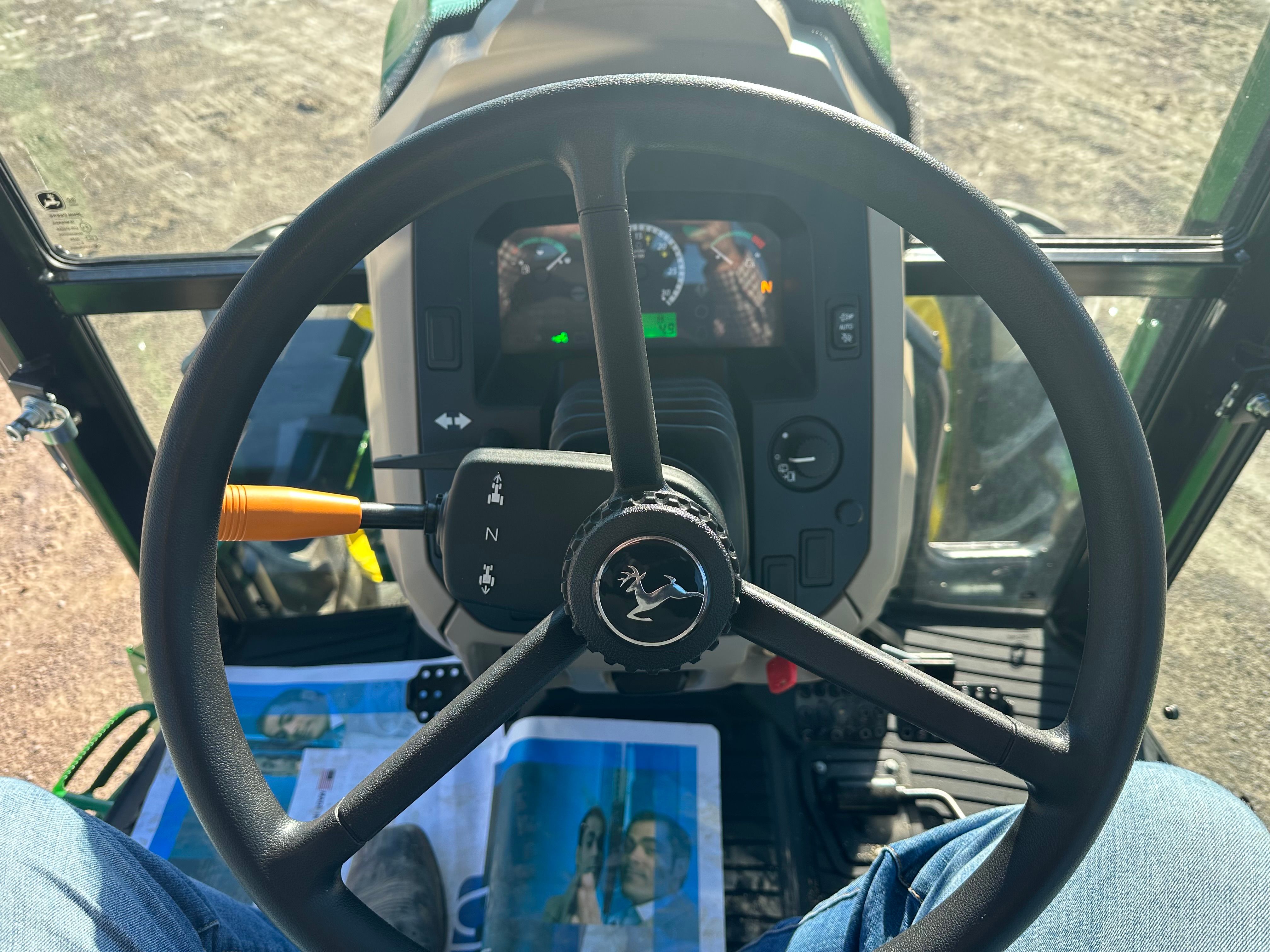 2022 JOHN DEERE 5075E Photo 11 Thumbnail