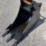 18" EXCAVATOR DIGGING BUCKET 50MM PIN Photo 1