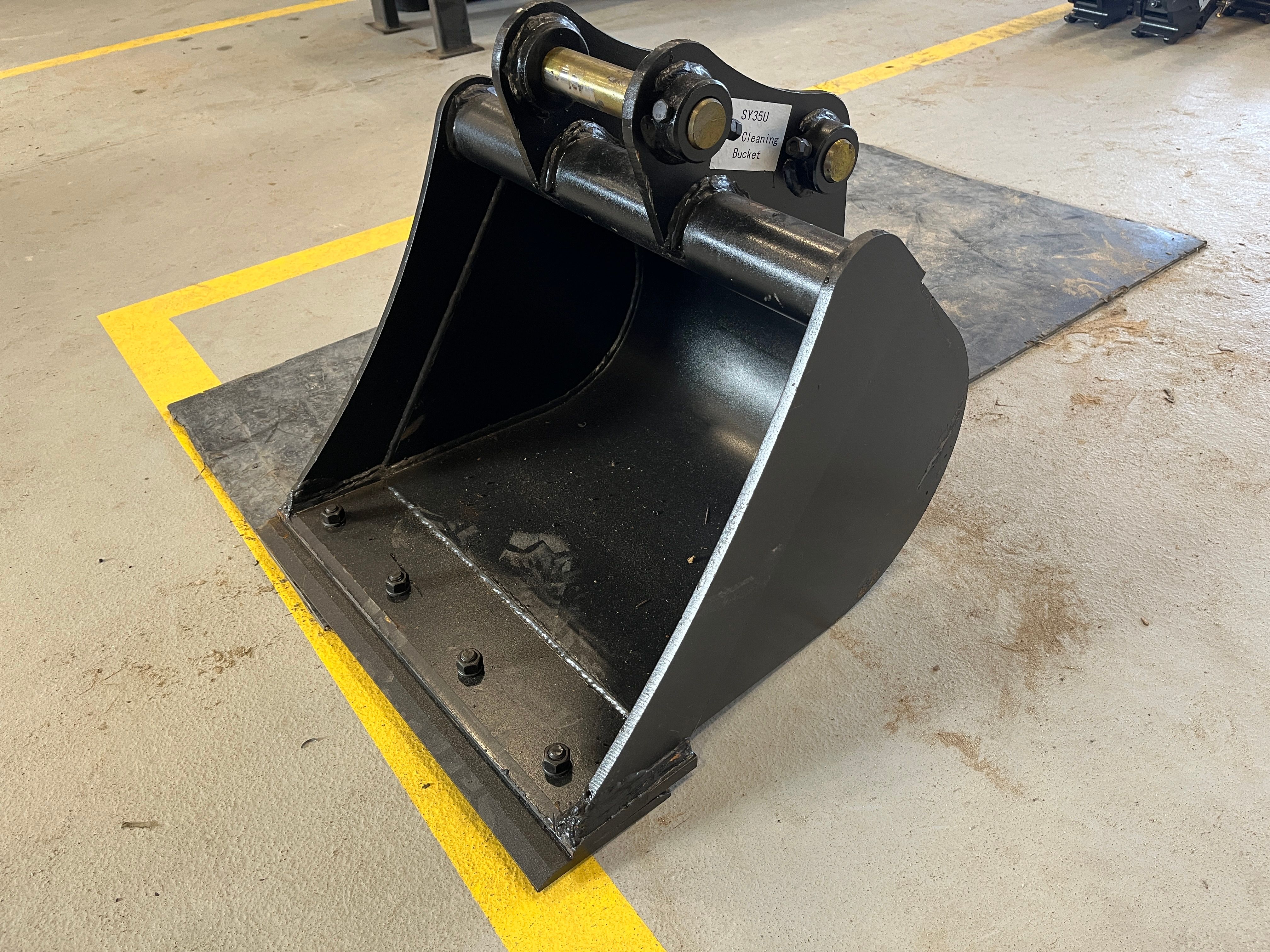 24" DC BUCKET FOR SY35U Photo 1 Thumbnail