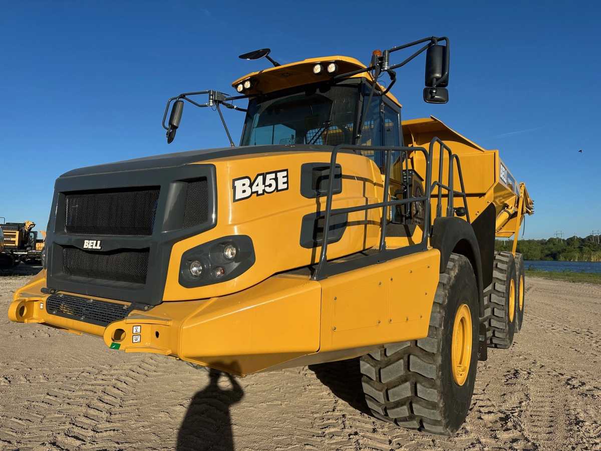 2025 BELL B45E Photo 1