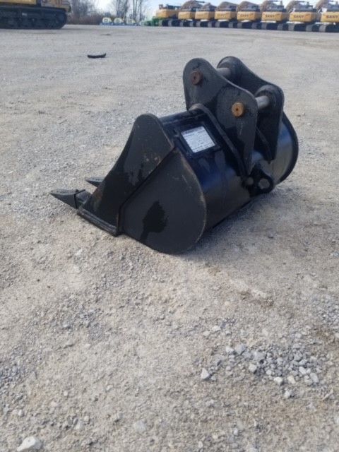 24" BUCKET FOR SY16C Photo 4 Thumbnail