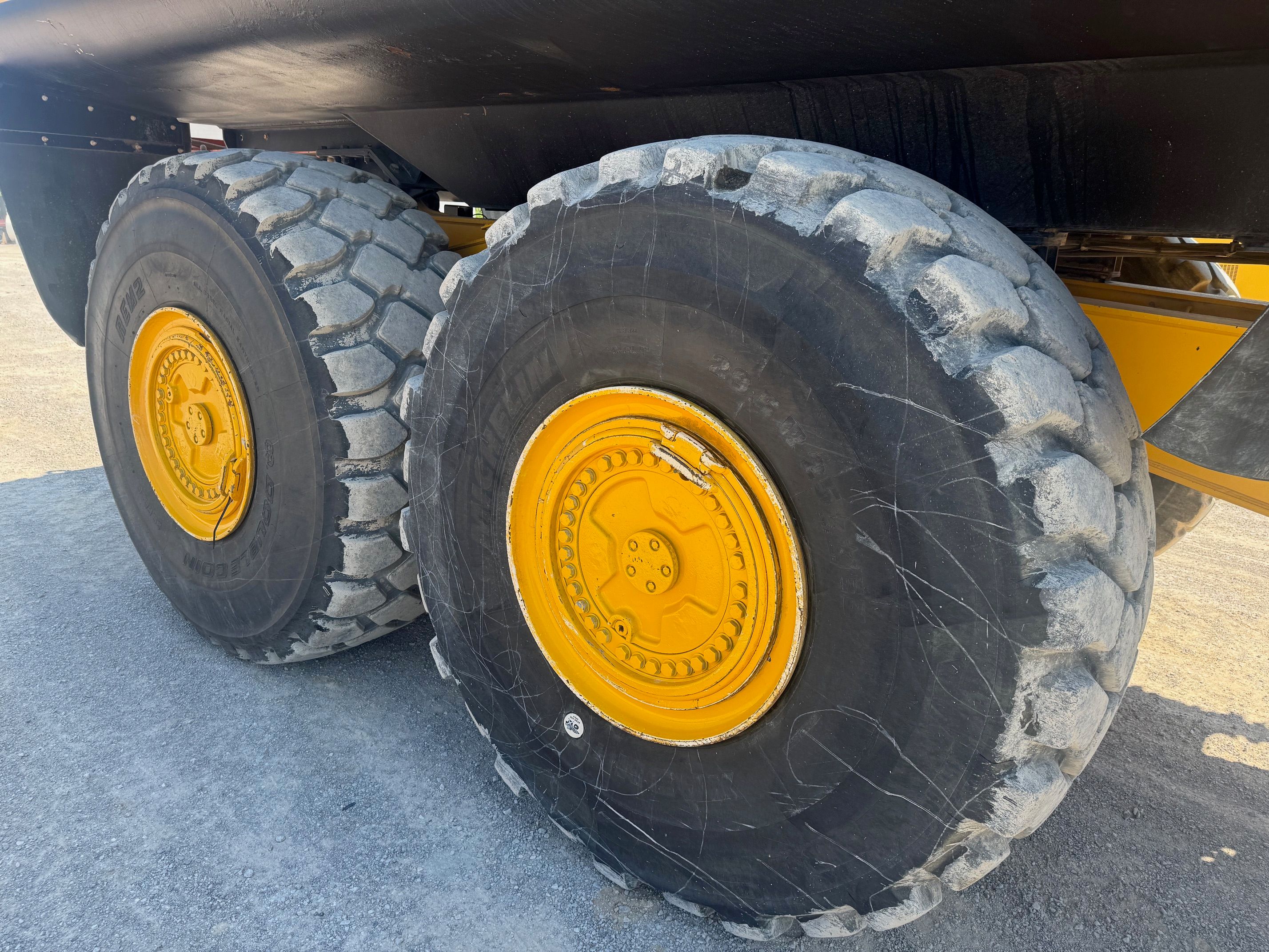 2015 JOHN DEERE 410E WATER TRUCK Photo 6 Thumbnail