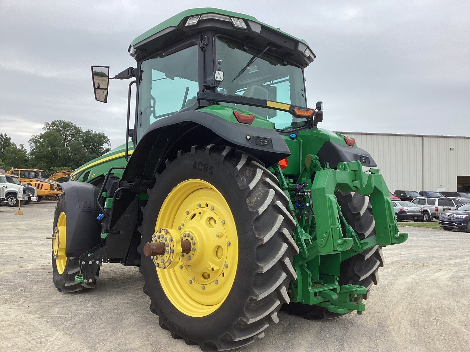 2022 JOHN DEERE 8R 310 Photo 3 Thumbnail