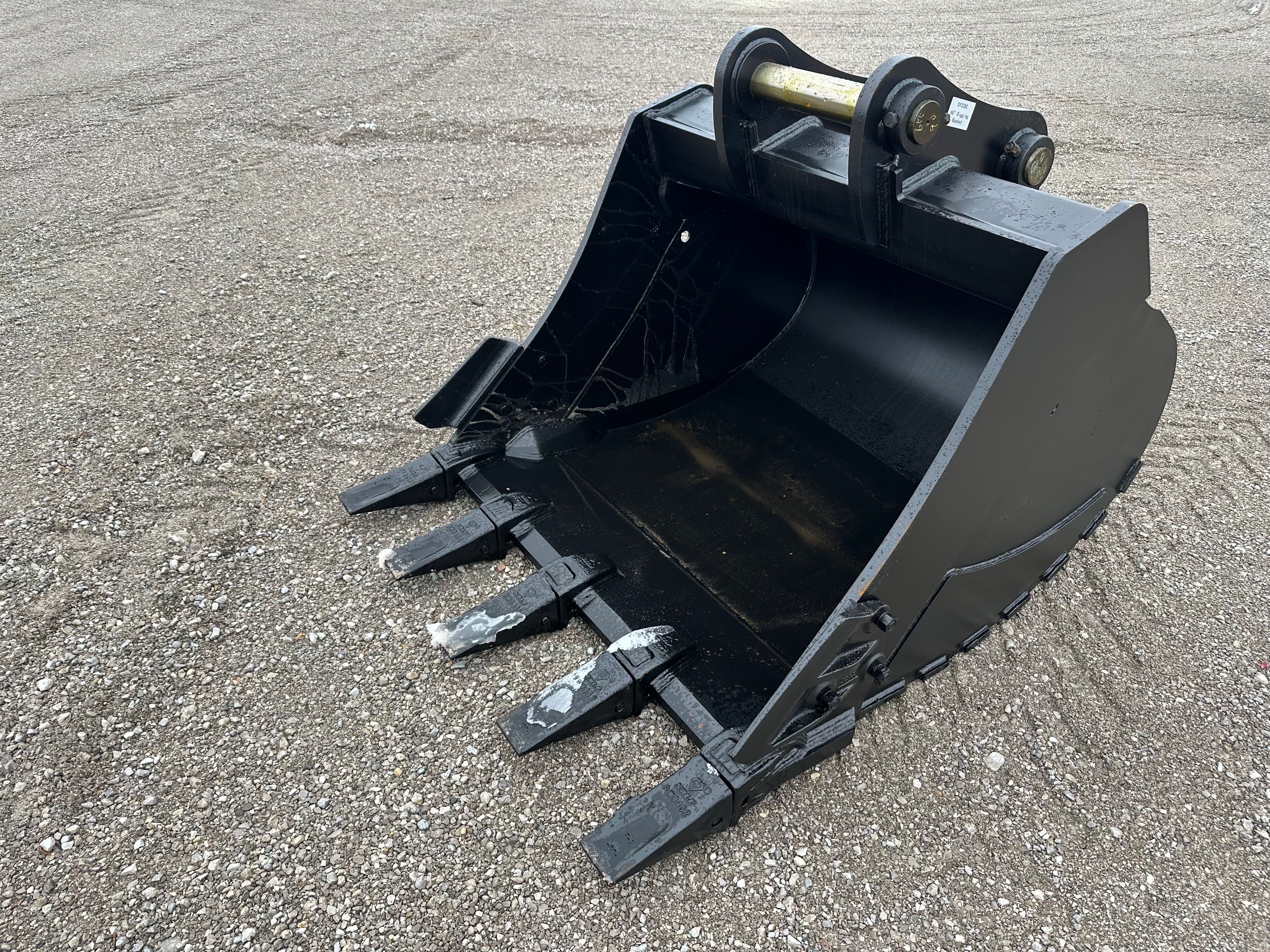 60" BUCKET FOR NEW MODEL SY335C Photo 3 Thumbnail