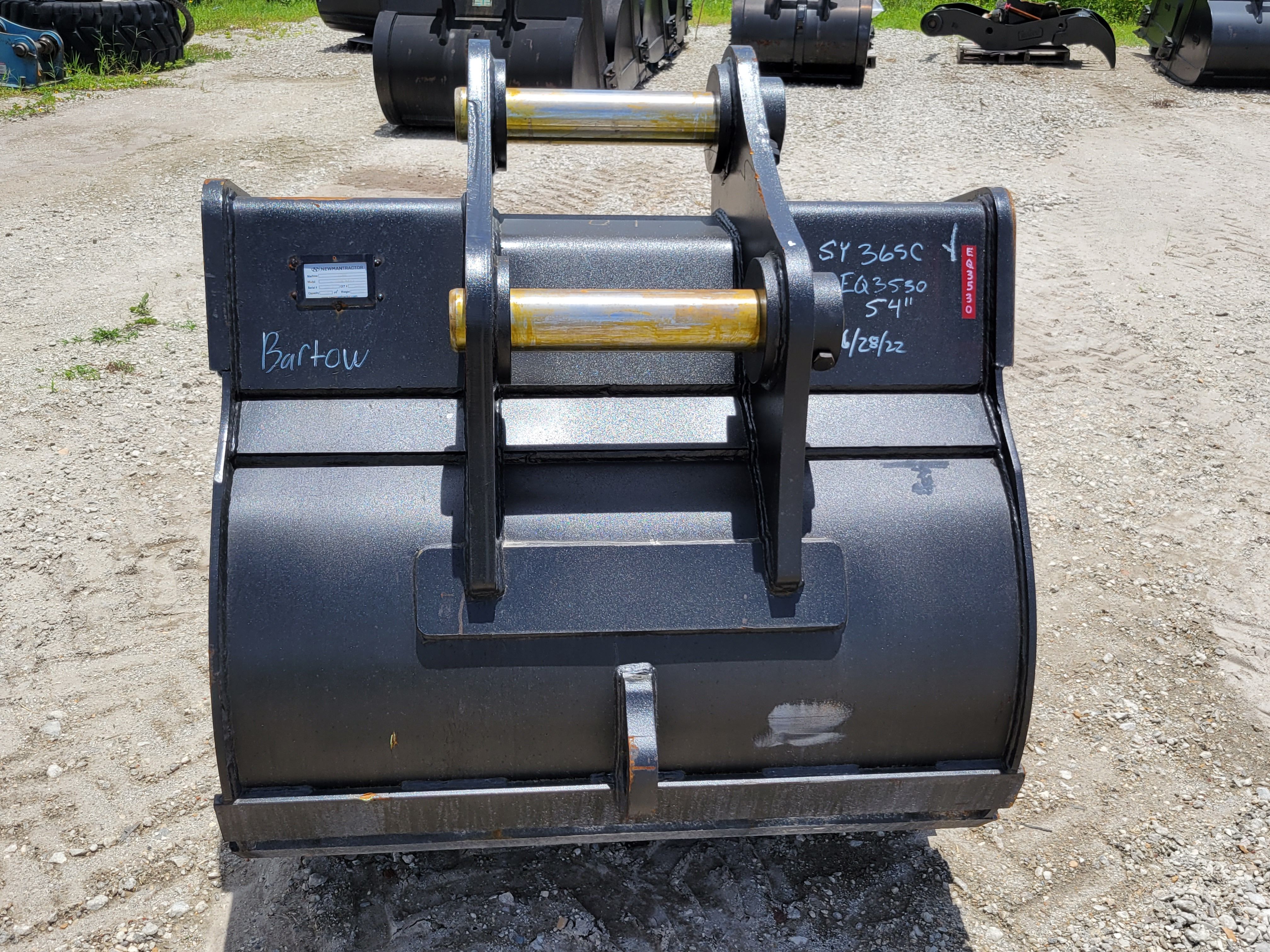 54" EXCAVATOR DIGGING BUCKET 90MM PIN Photo 3 Thumbnail