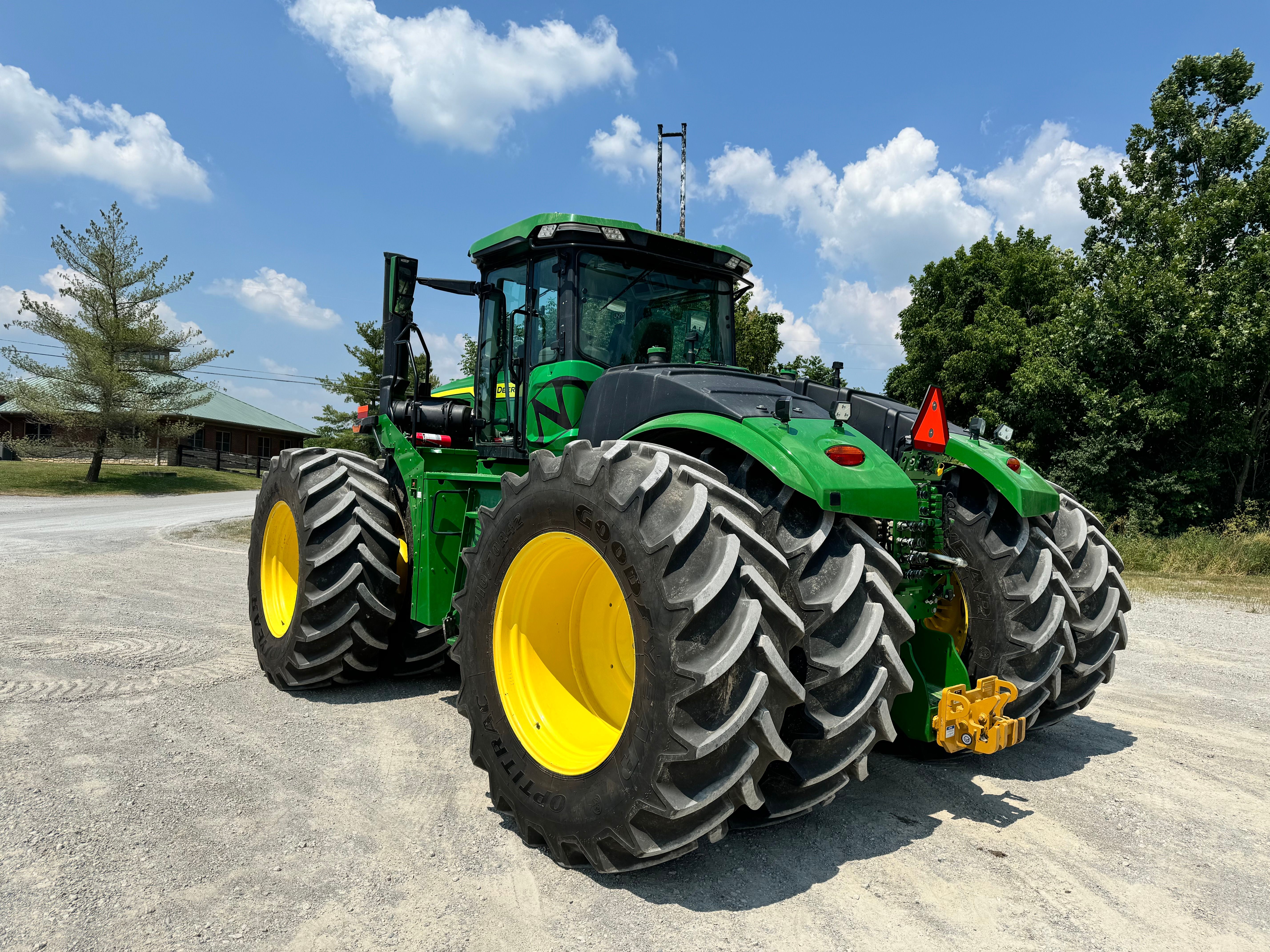 2022 JOHN DEERE 9R 590 Photo 8 Thumbnail