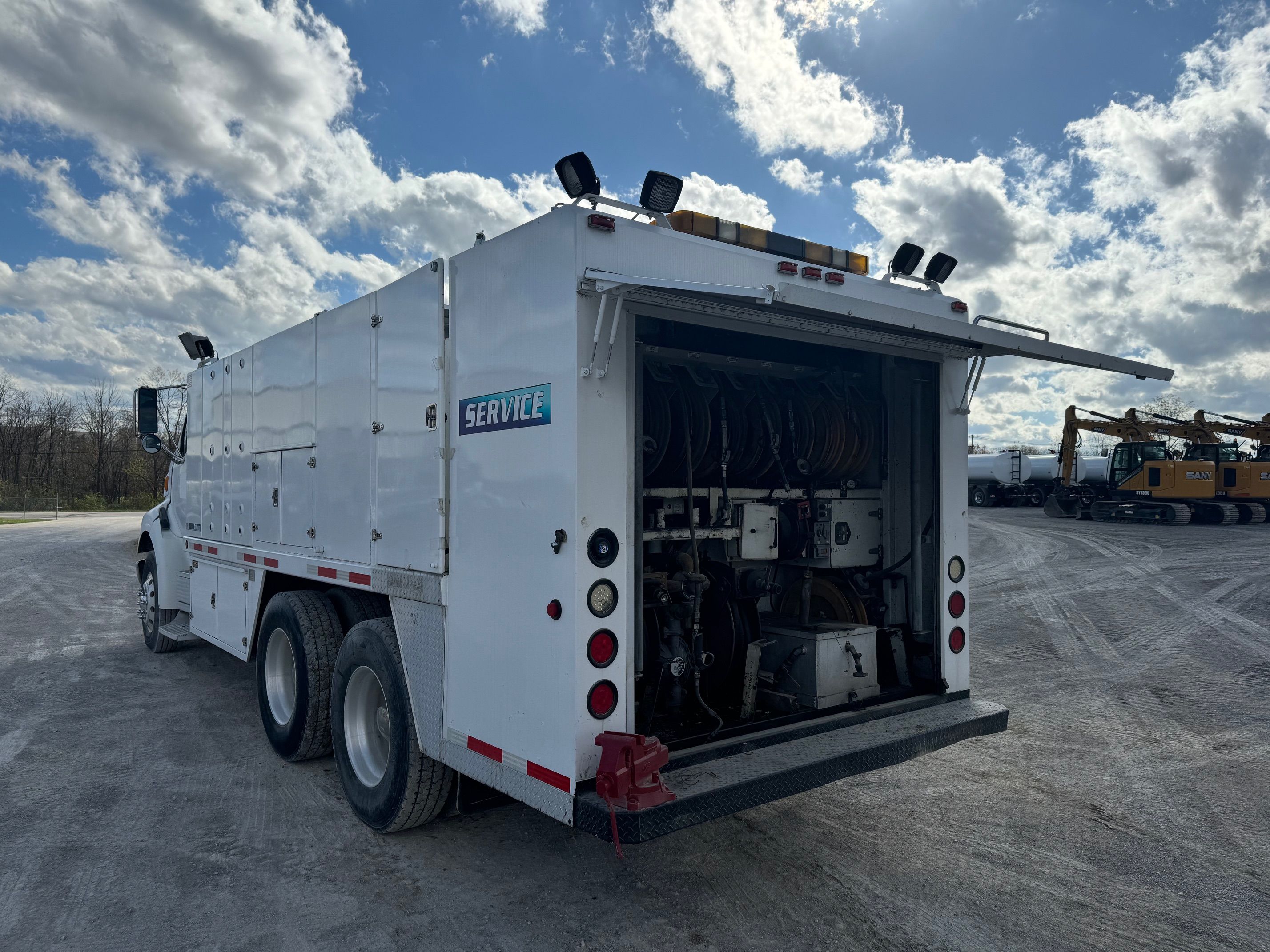 2005 STERLING L7501 Photo 3 Thumbnail