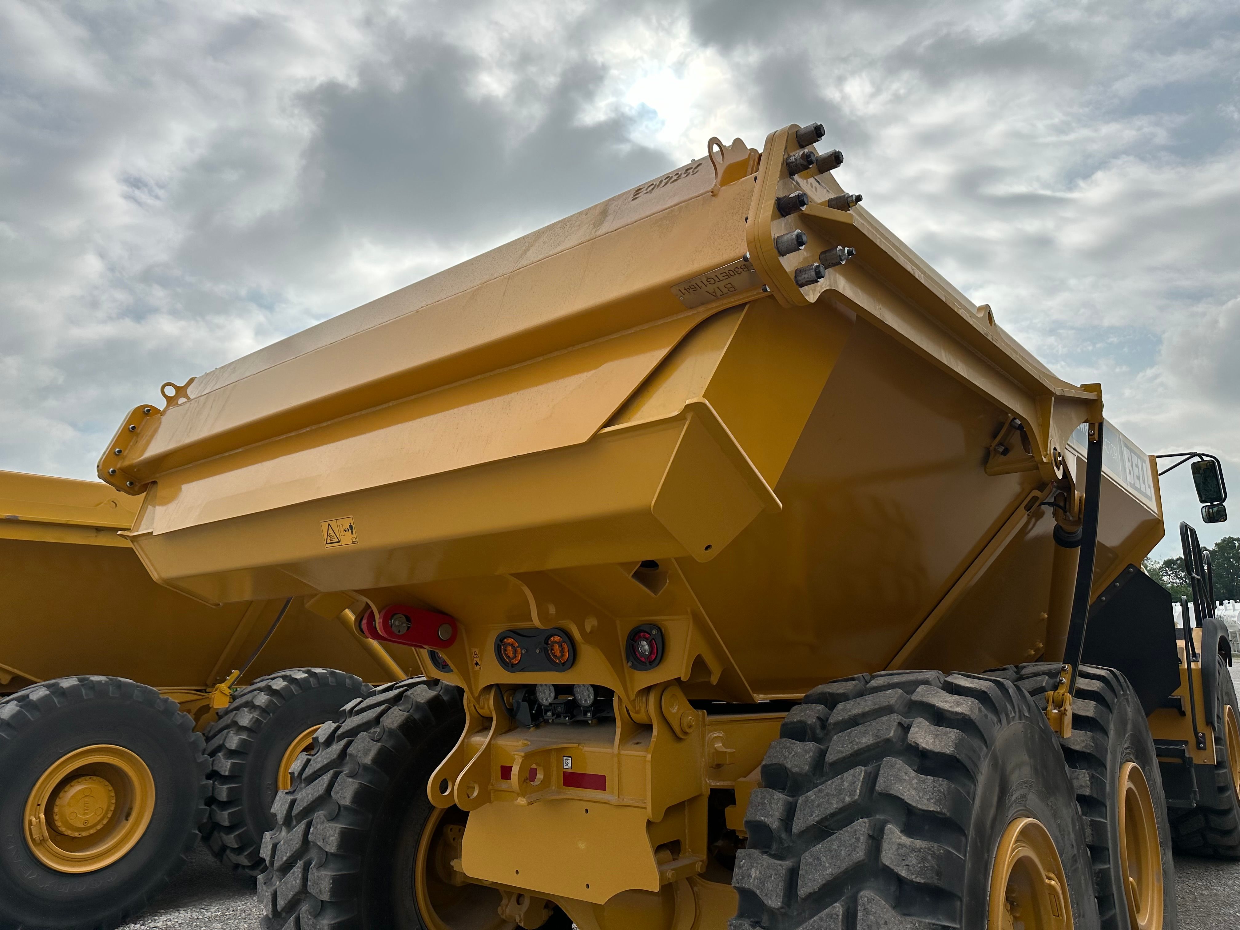 BELL B30E TAILGATE Photo 2 Thumbnail