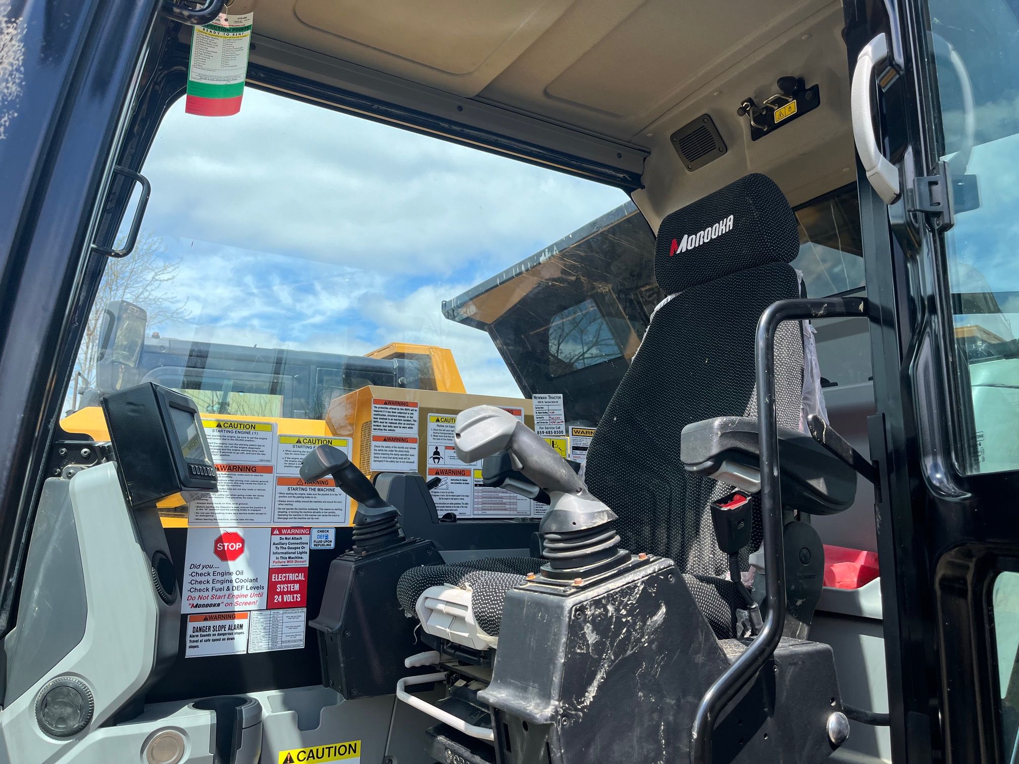 2023 MOROOKA MST 2200VDR Photo 5 Thumbnail
