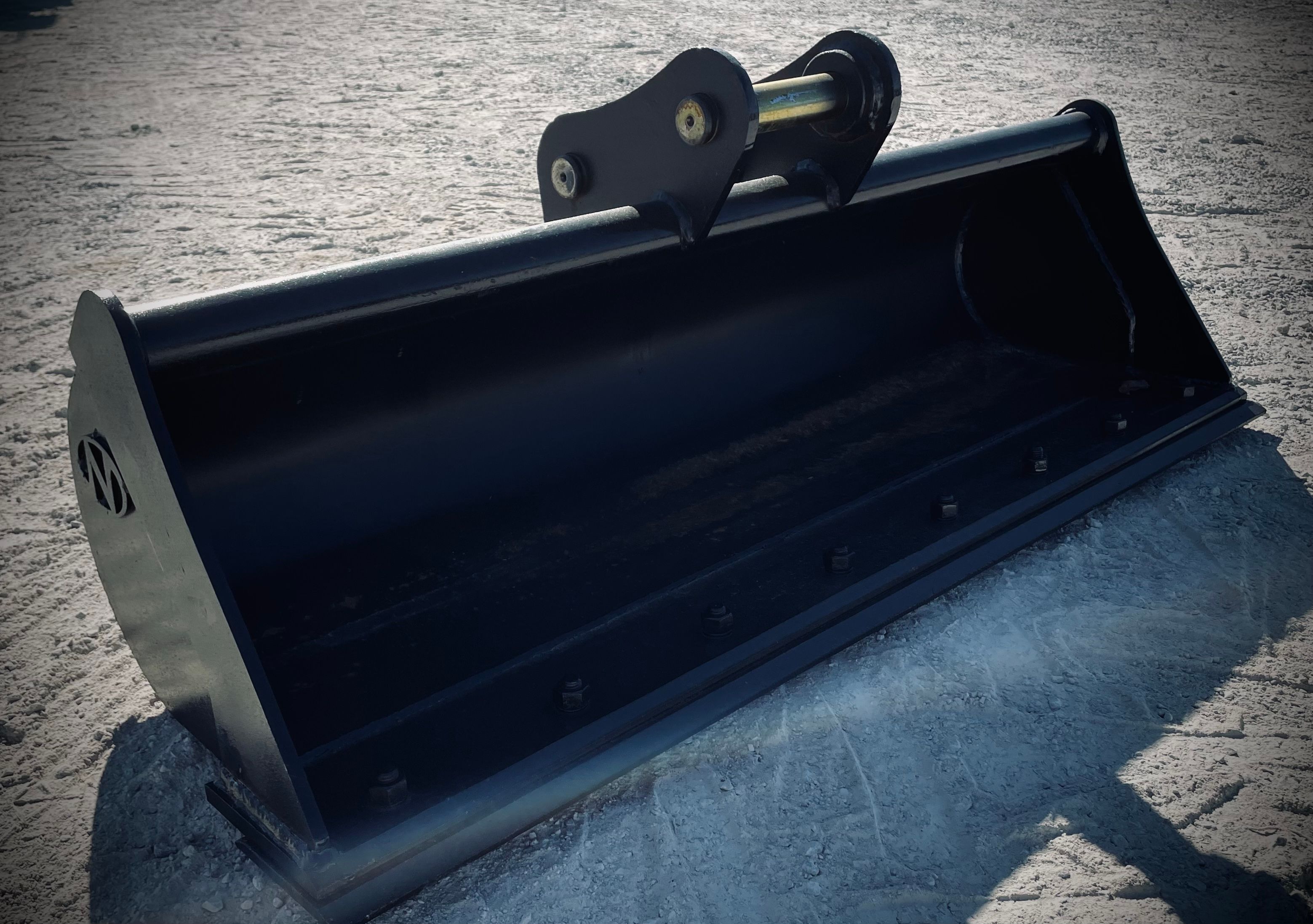 48" EXCAVATOR DITCH CLEANING BUCKET 40MM PIN Photo 2 Thumbnail