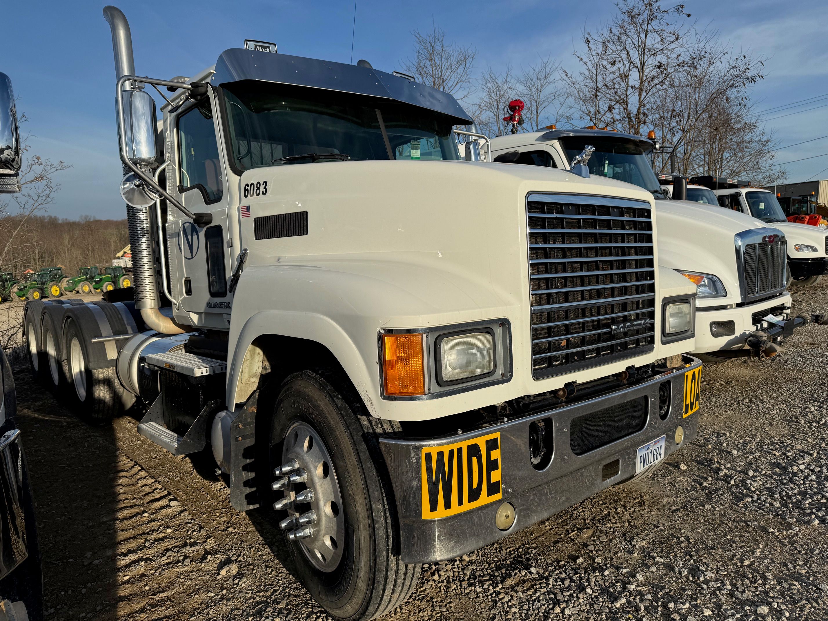 2016 MACK CHU613 Photo 4 Thumbnail